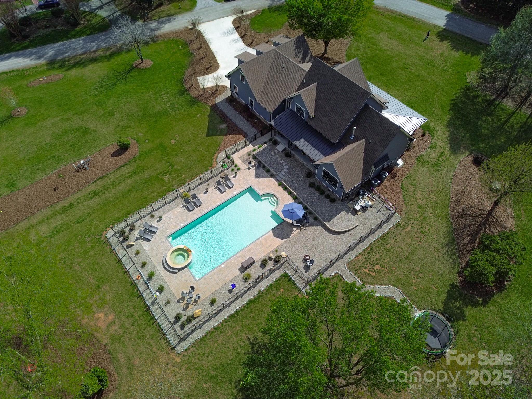 main property photo 44