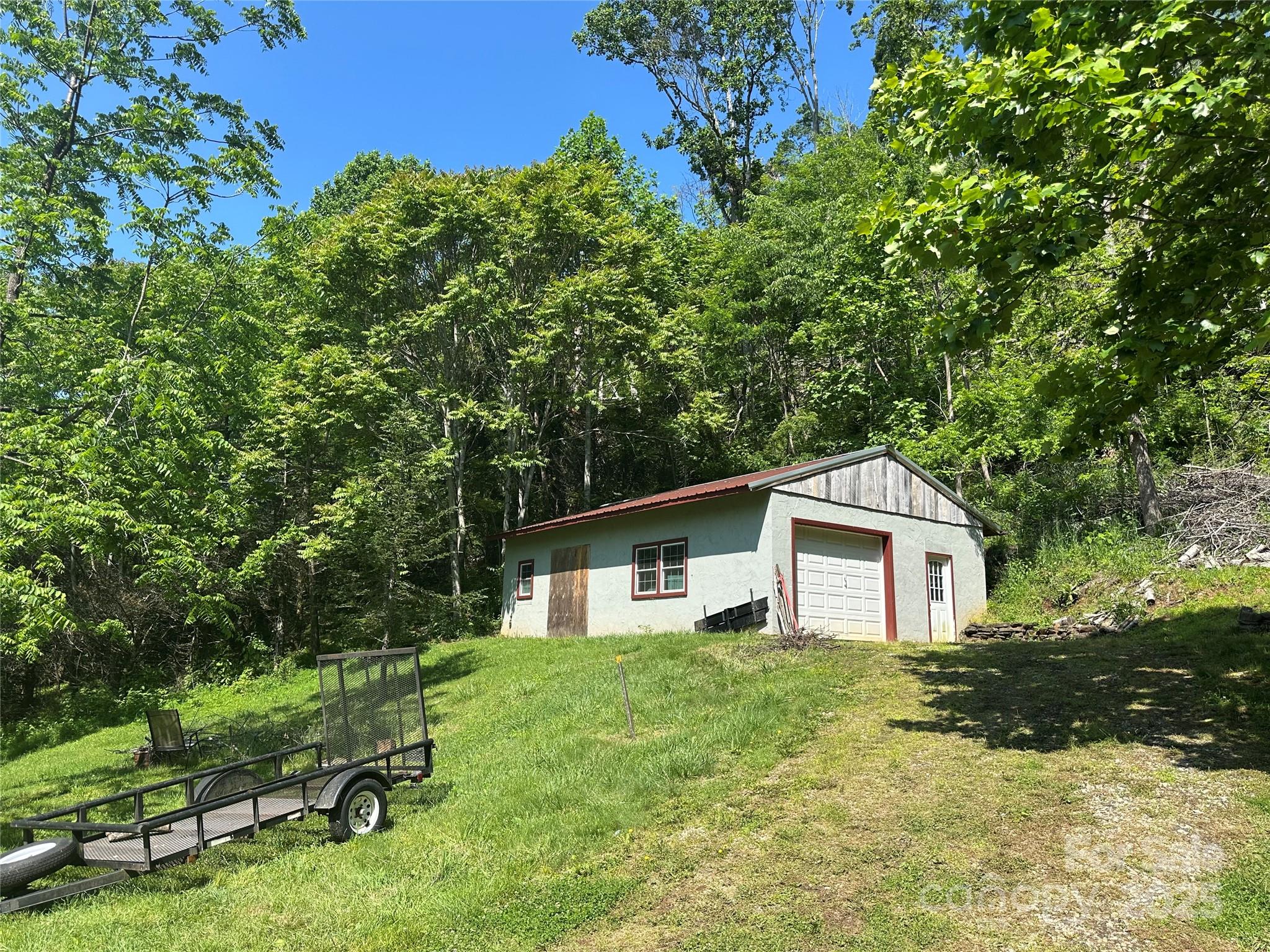 main property photo 14