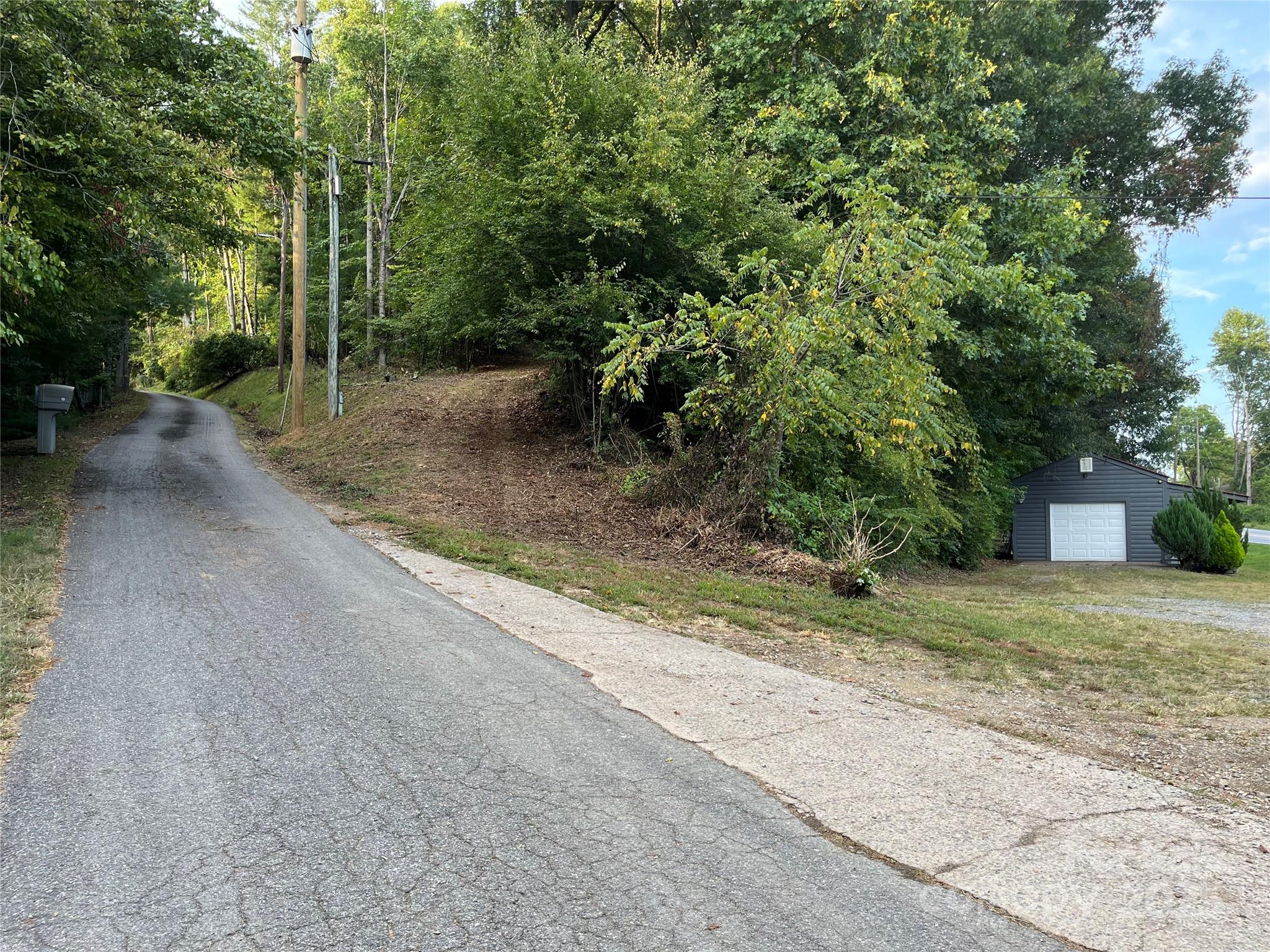 main property photo 13