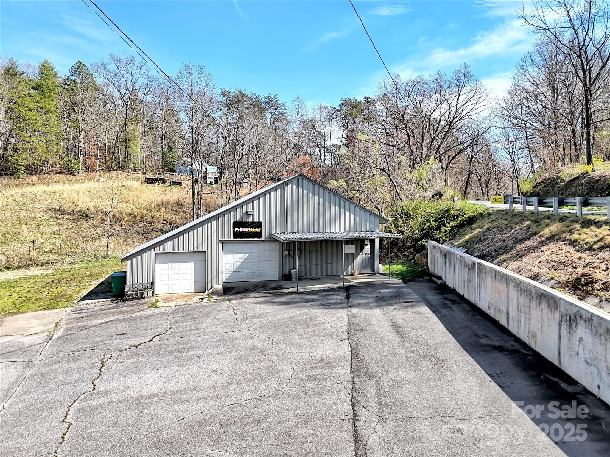 main property photo 3