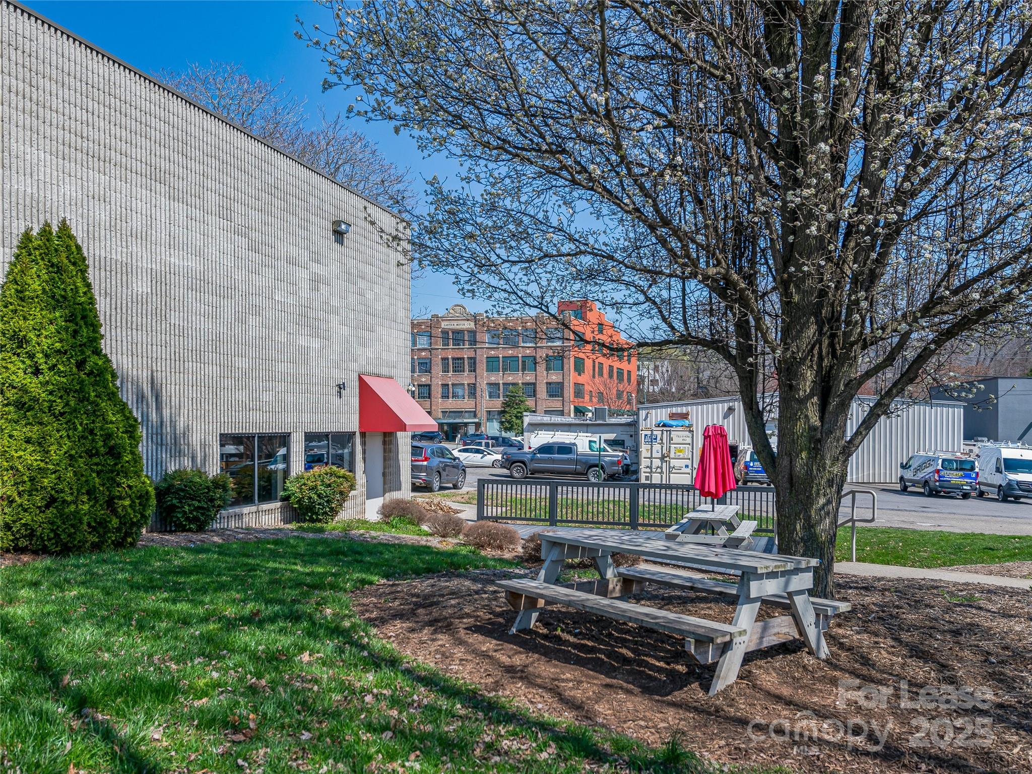 main property photo 36