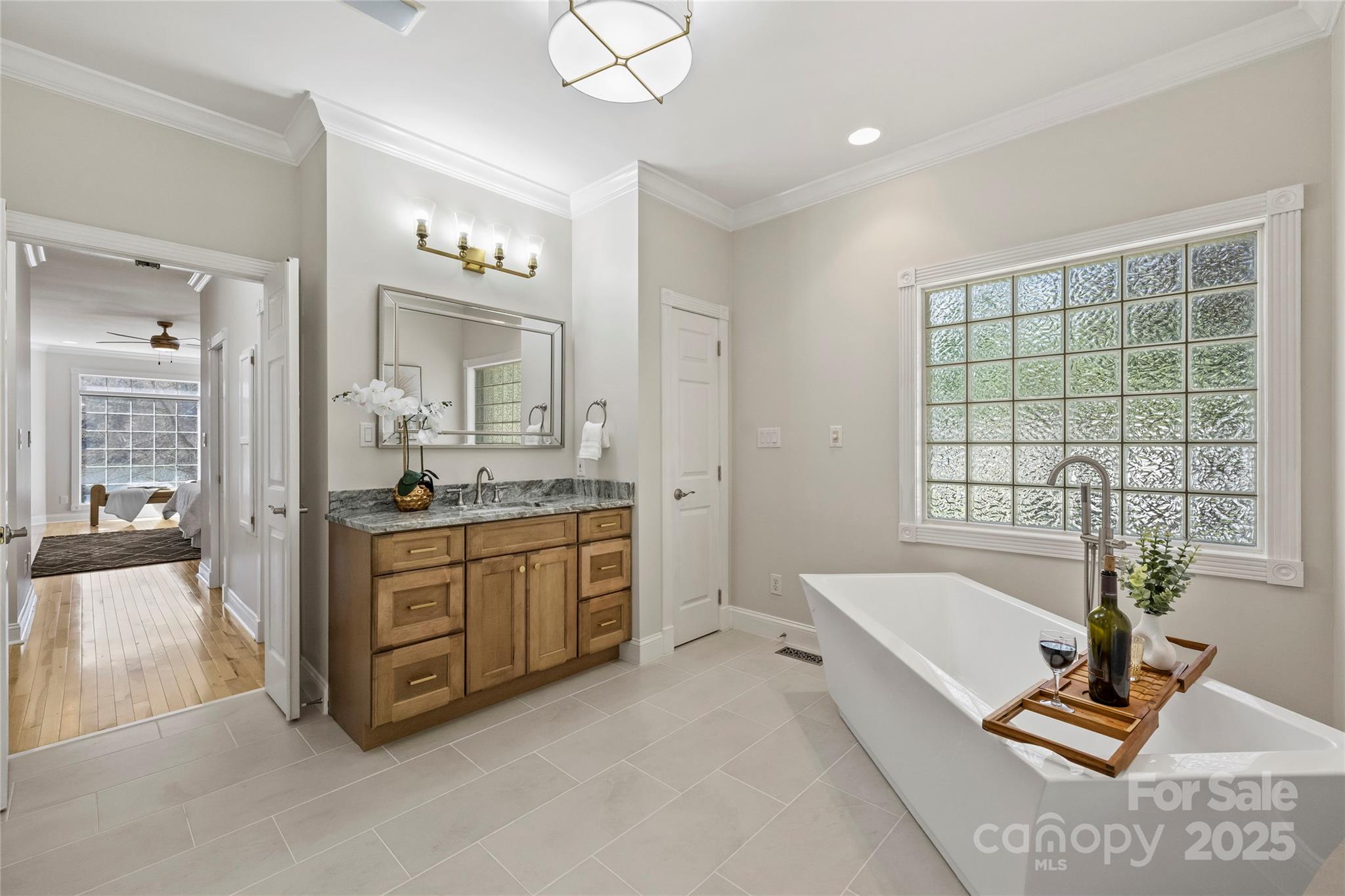 property viewer photo 28