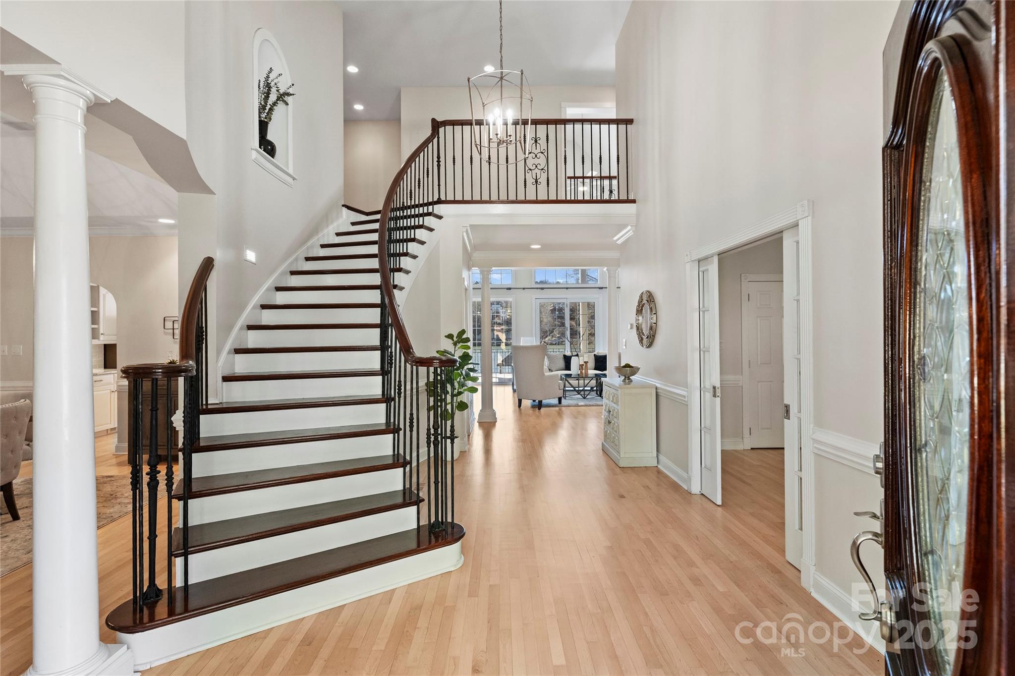 property viewer photo 3