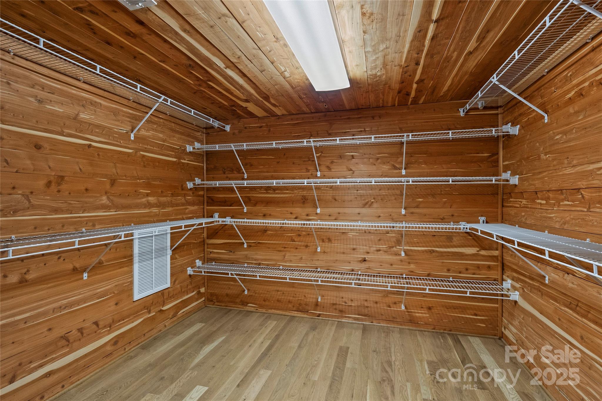 property viewer photo 38