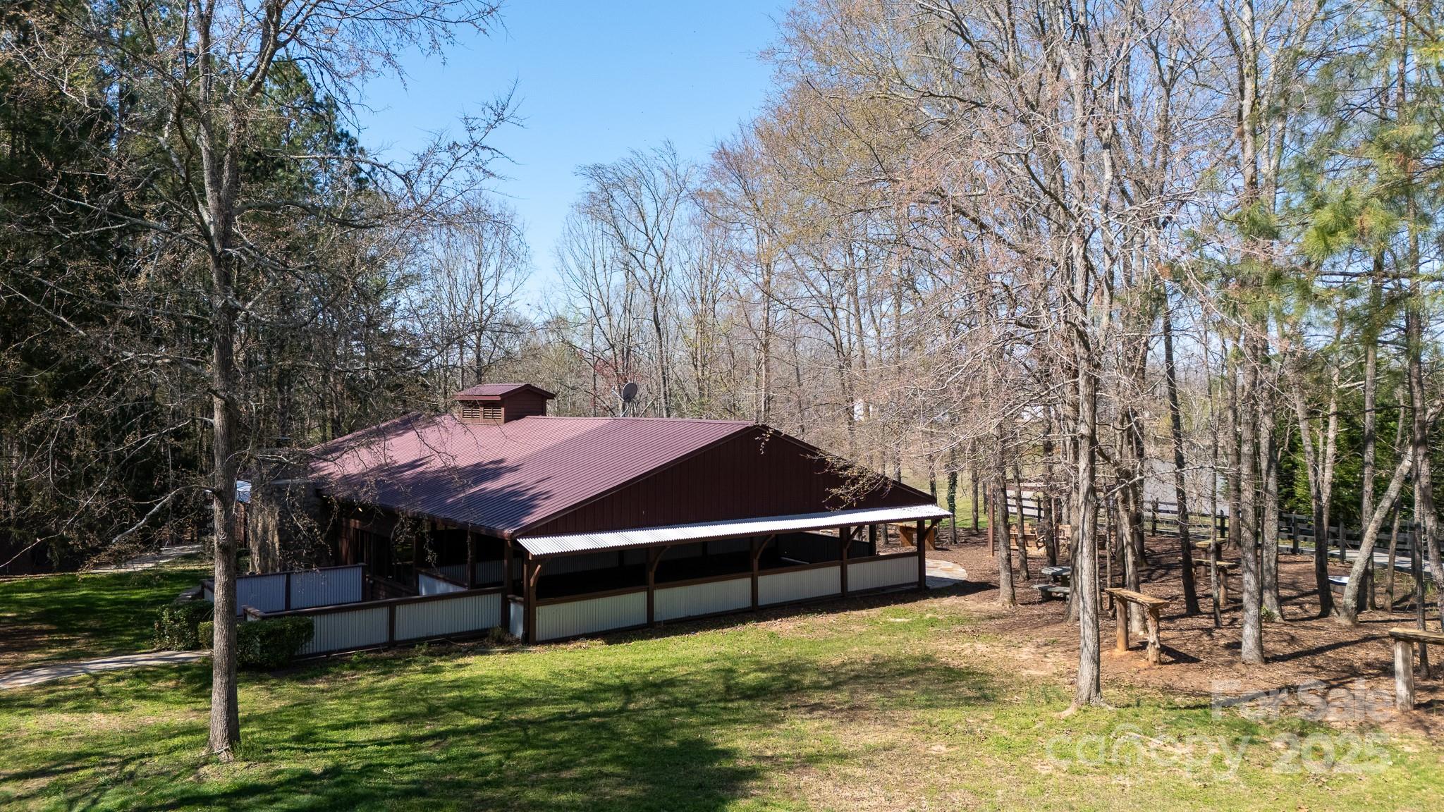main property photo 28