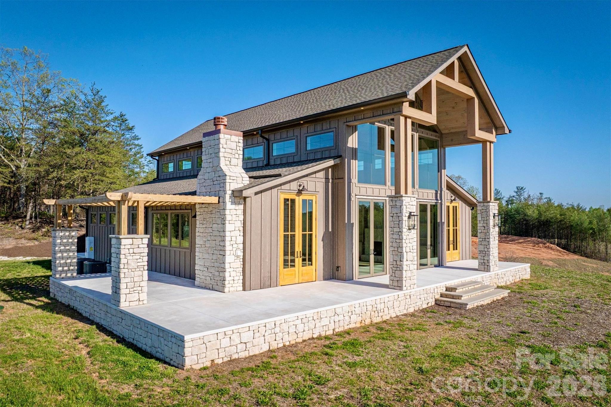 main property photo 5