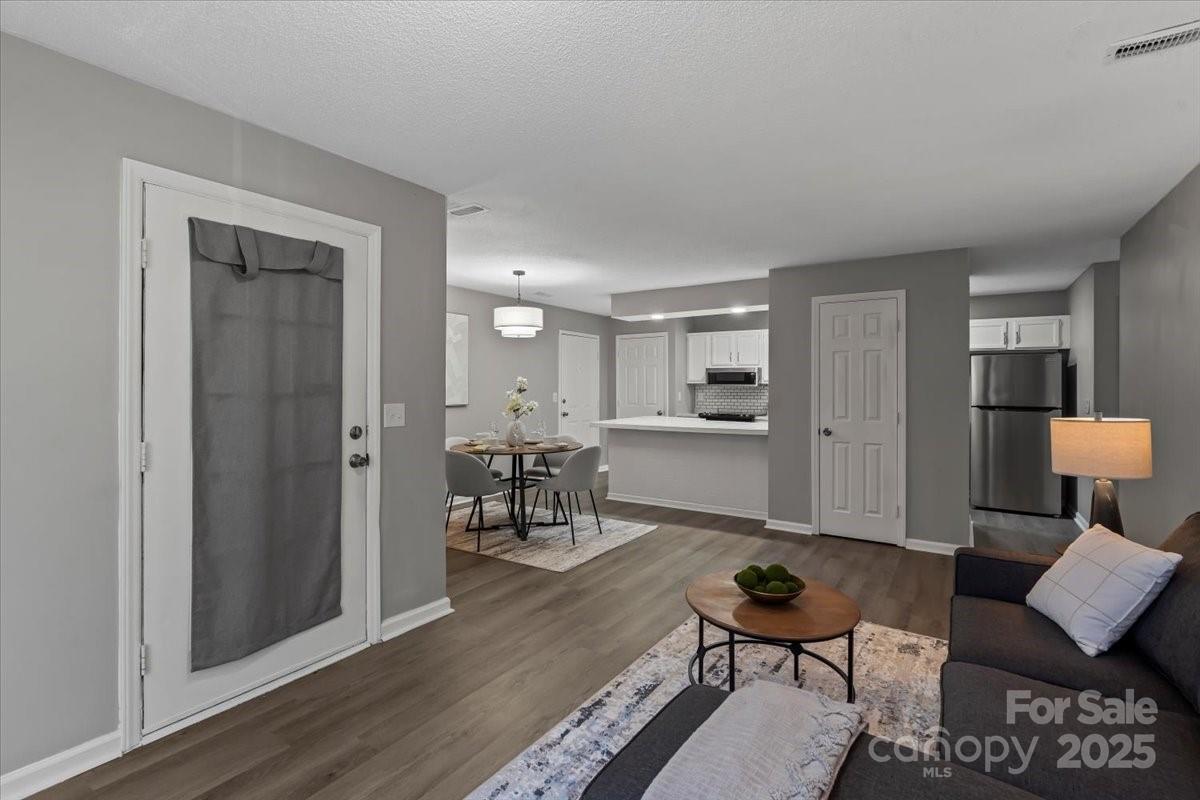 property viewer photo 1