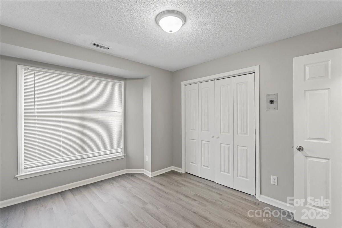 property viewer photo 11