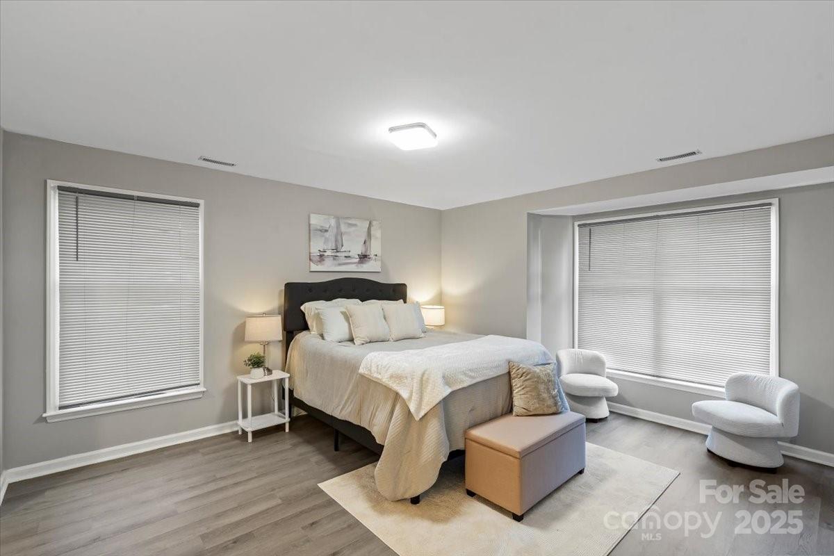 property viewer photo 8
