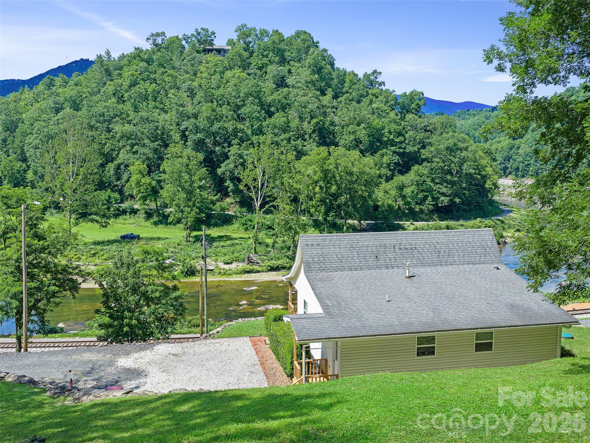 main property photo 12