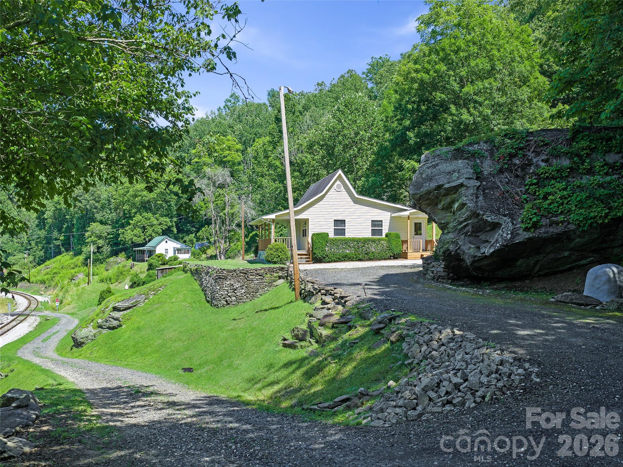 main property photo 23