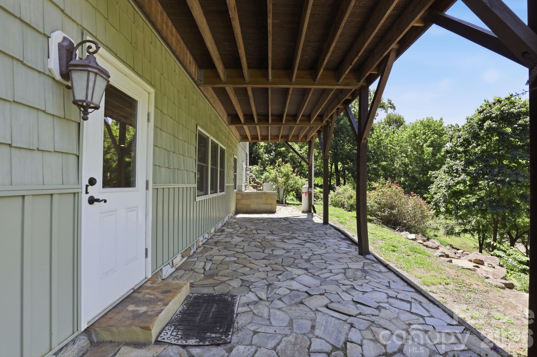 main property photo 34