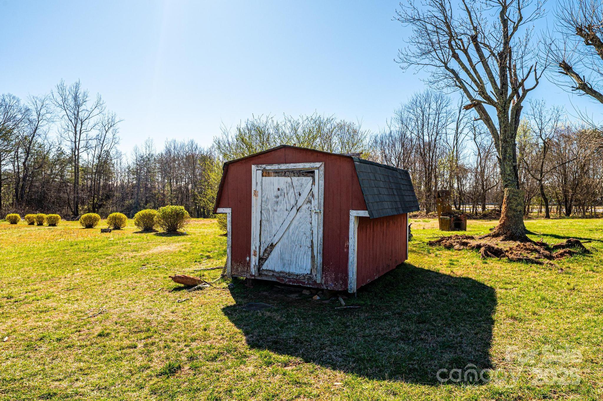 main property photo 11