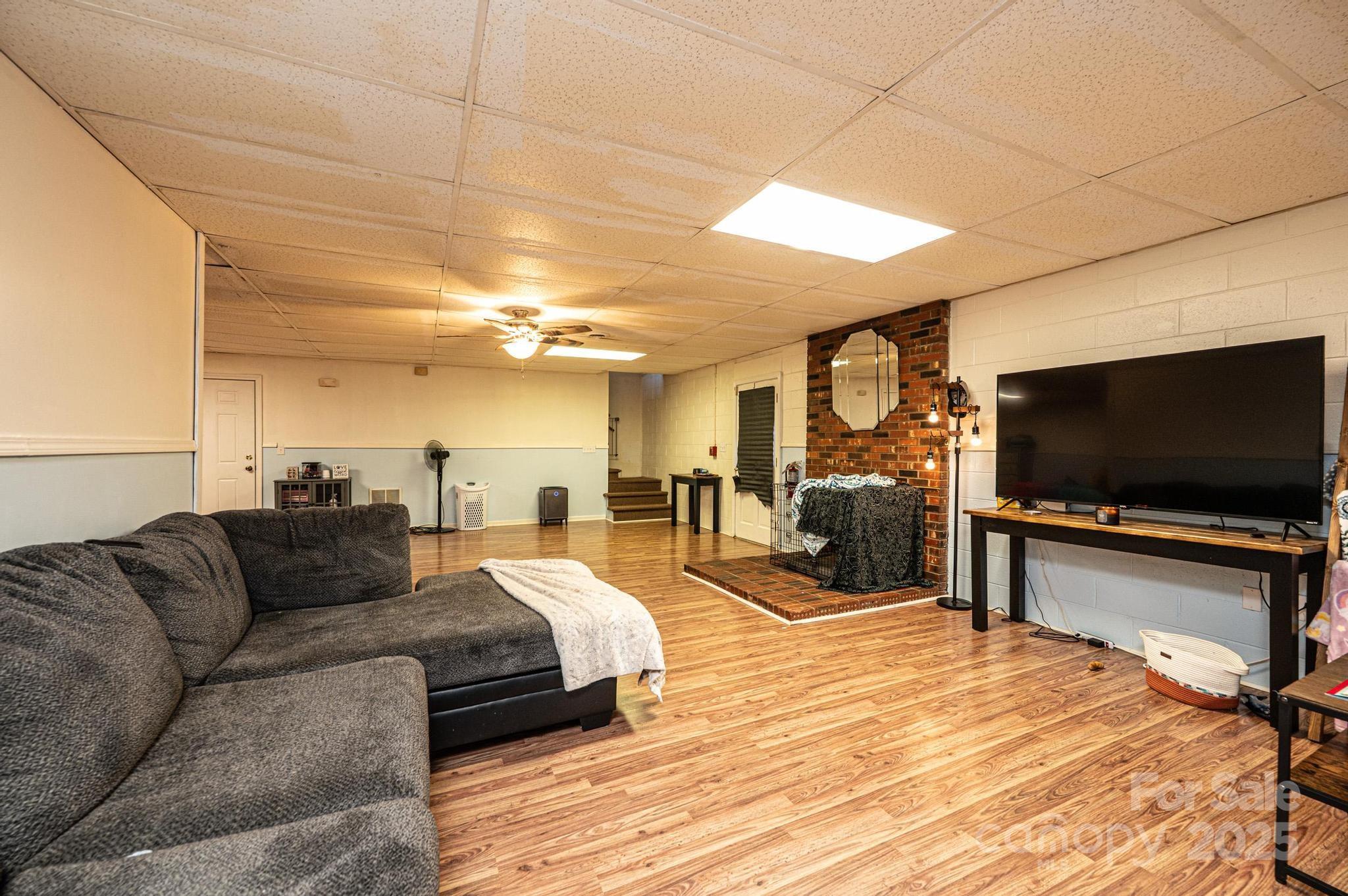 main property photo 36