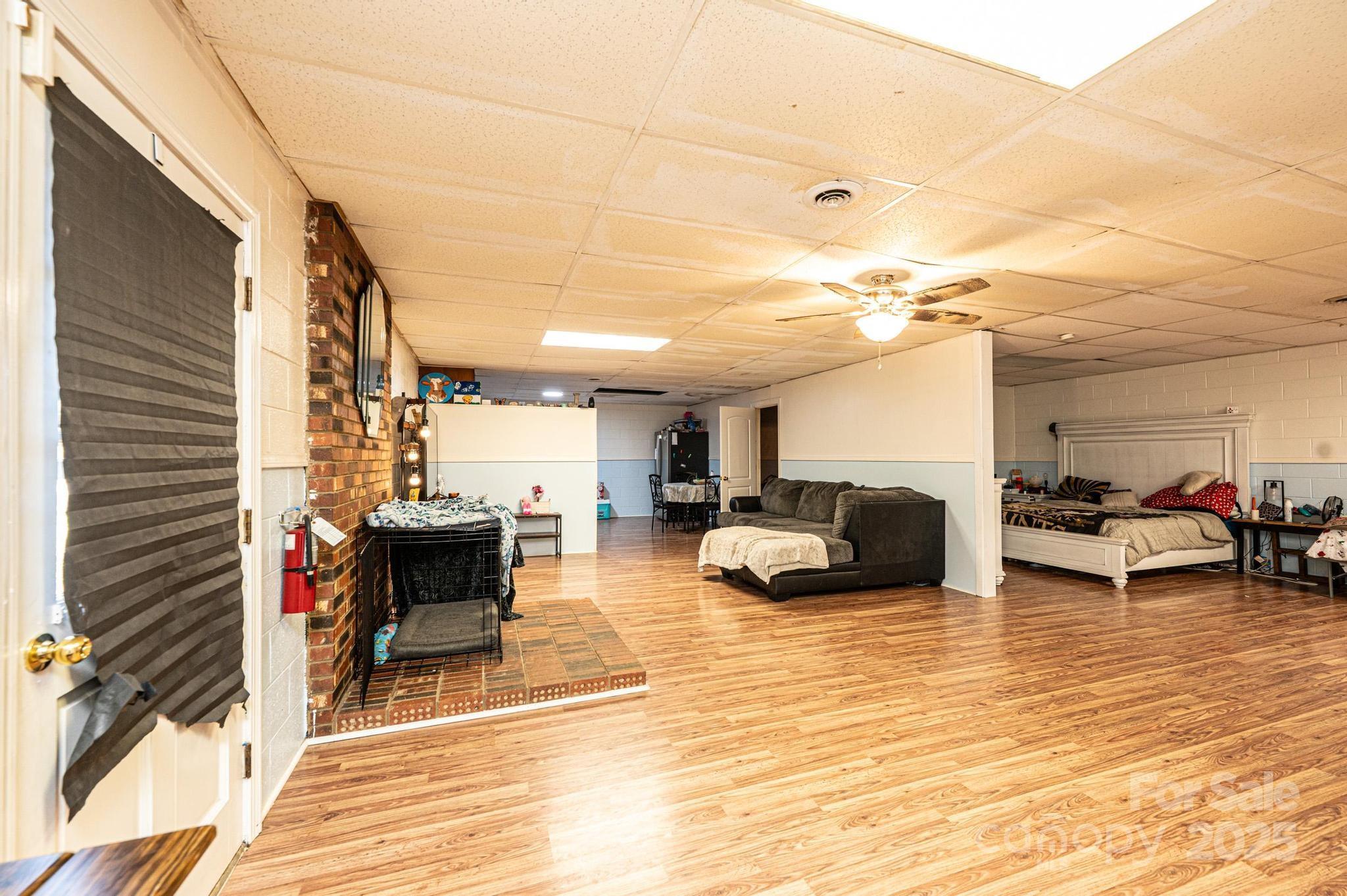 main property photo 40