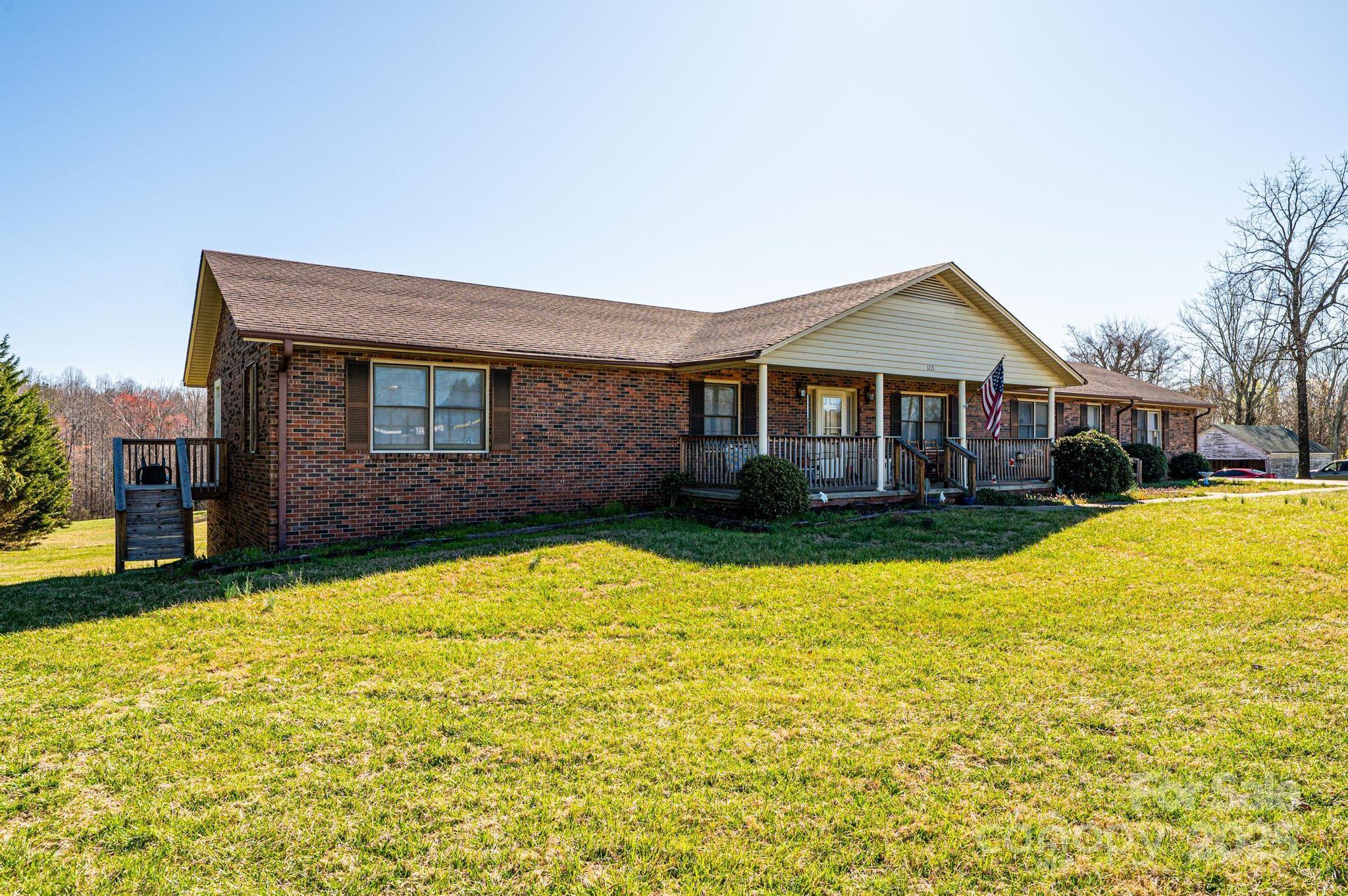 main property photo 5