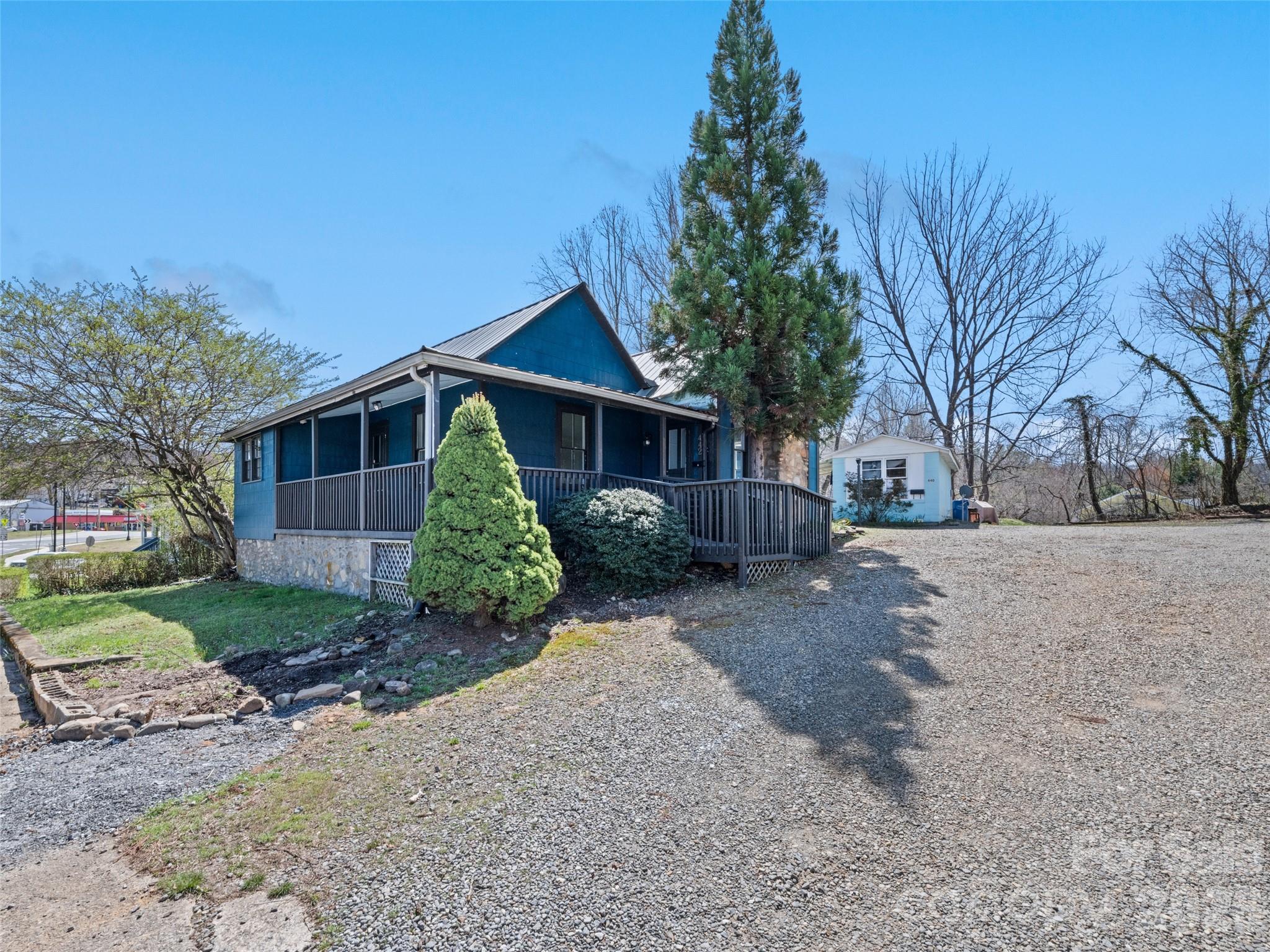 main property photo 9
