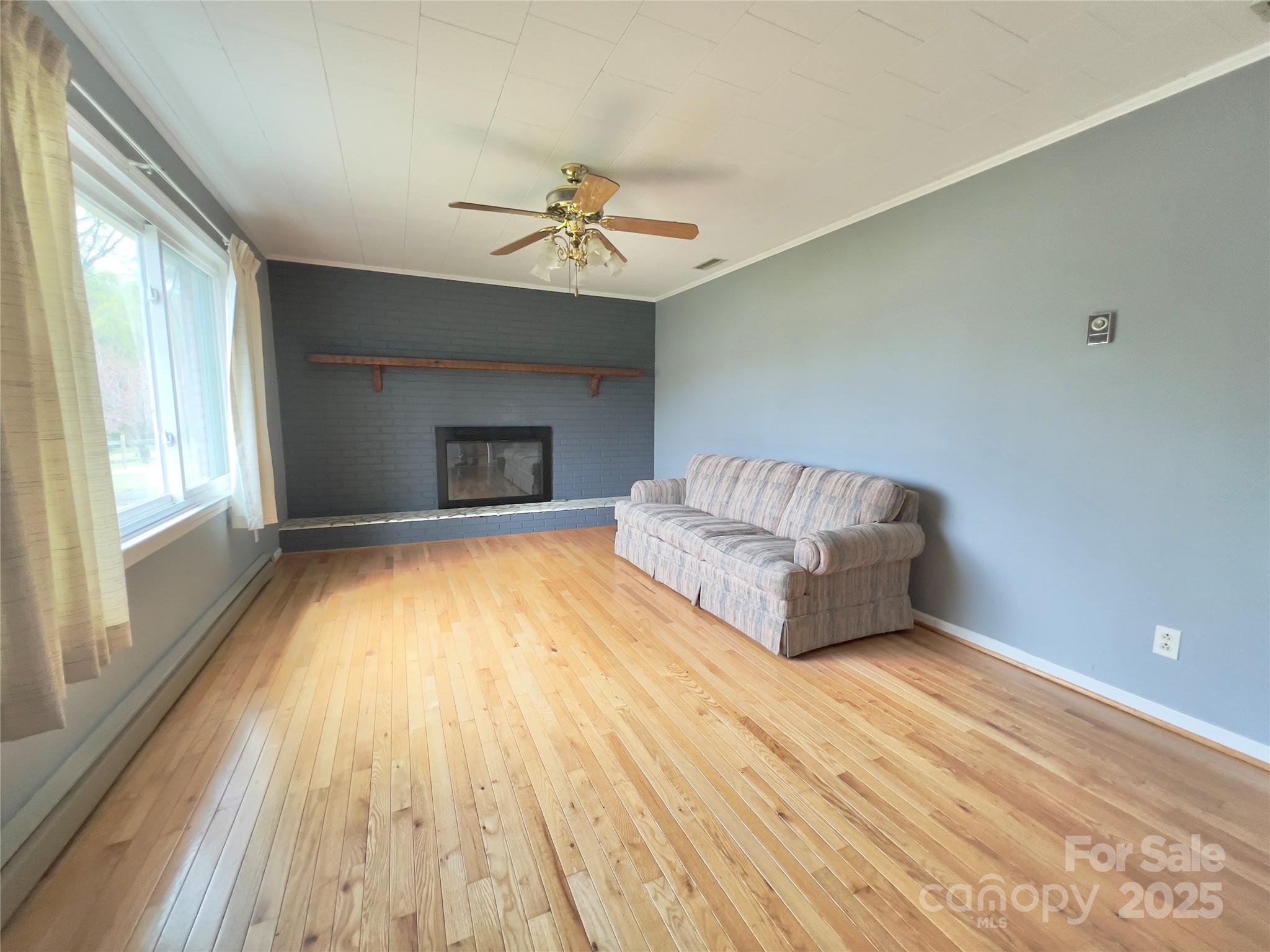 property viewer photo 5