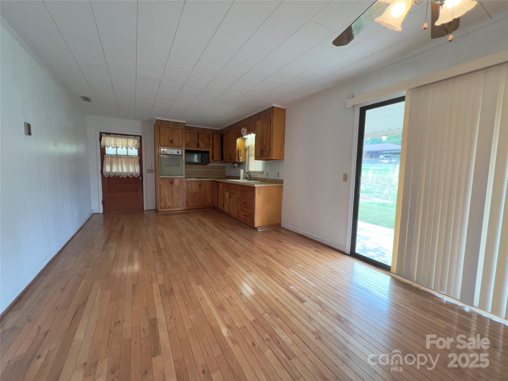property viewer photo 7