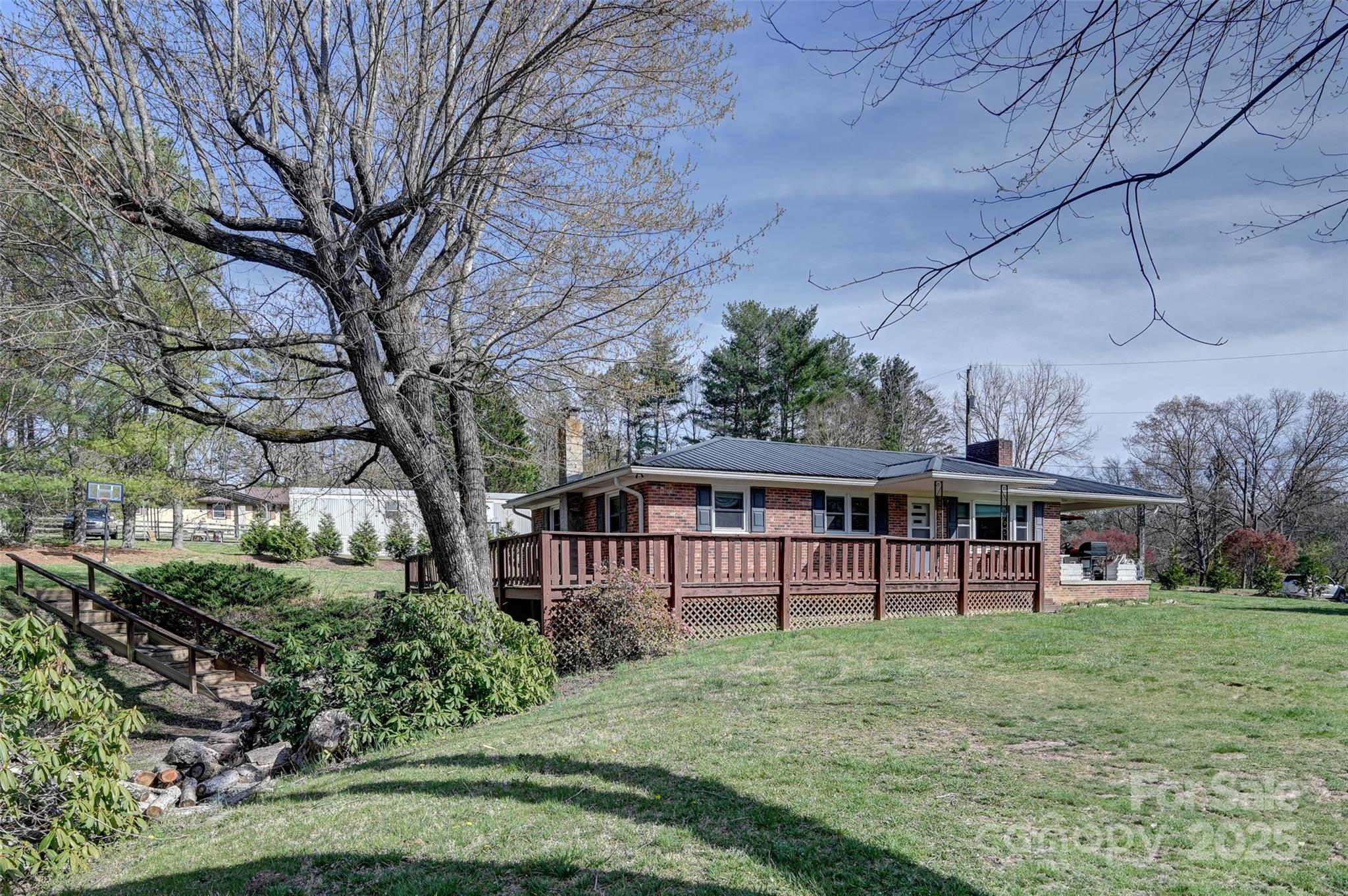 main property photo 37