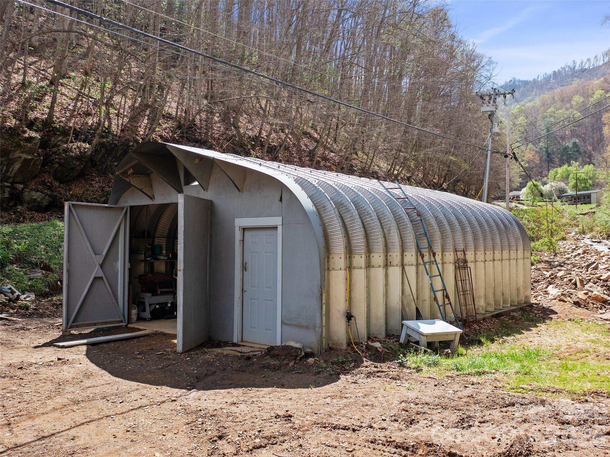 main property photo 30