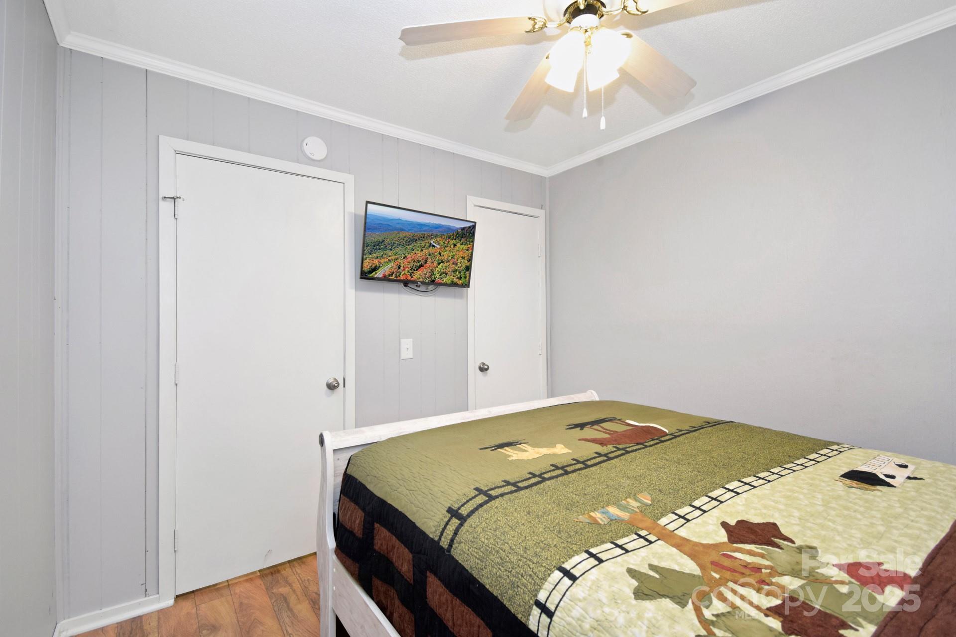 main property photo 11