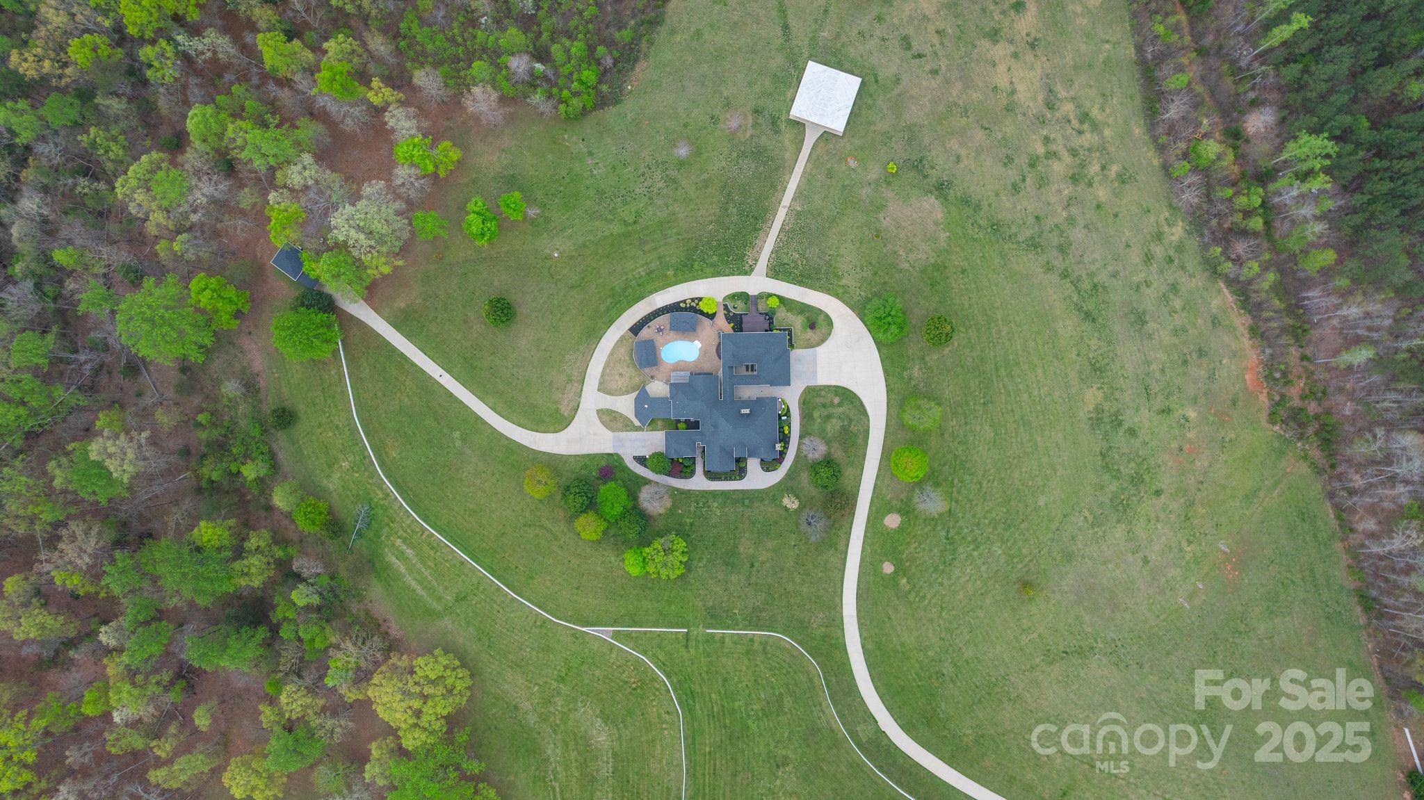 main property photo 3