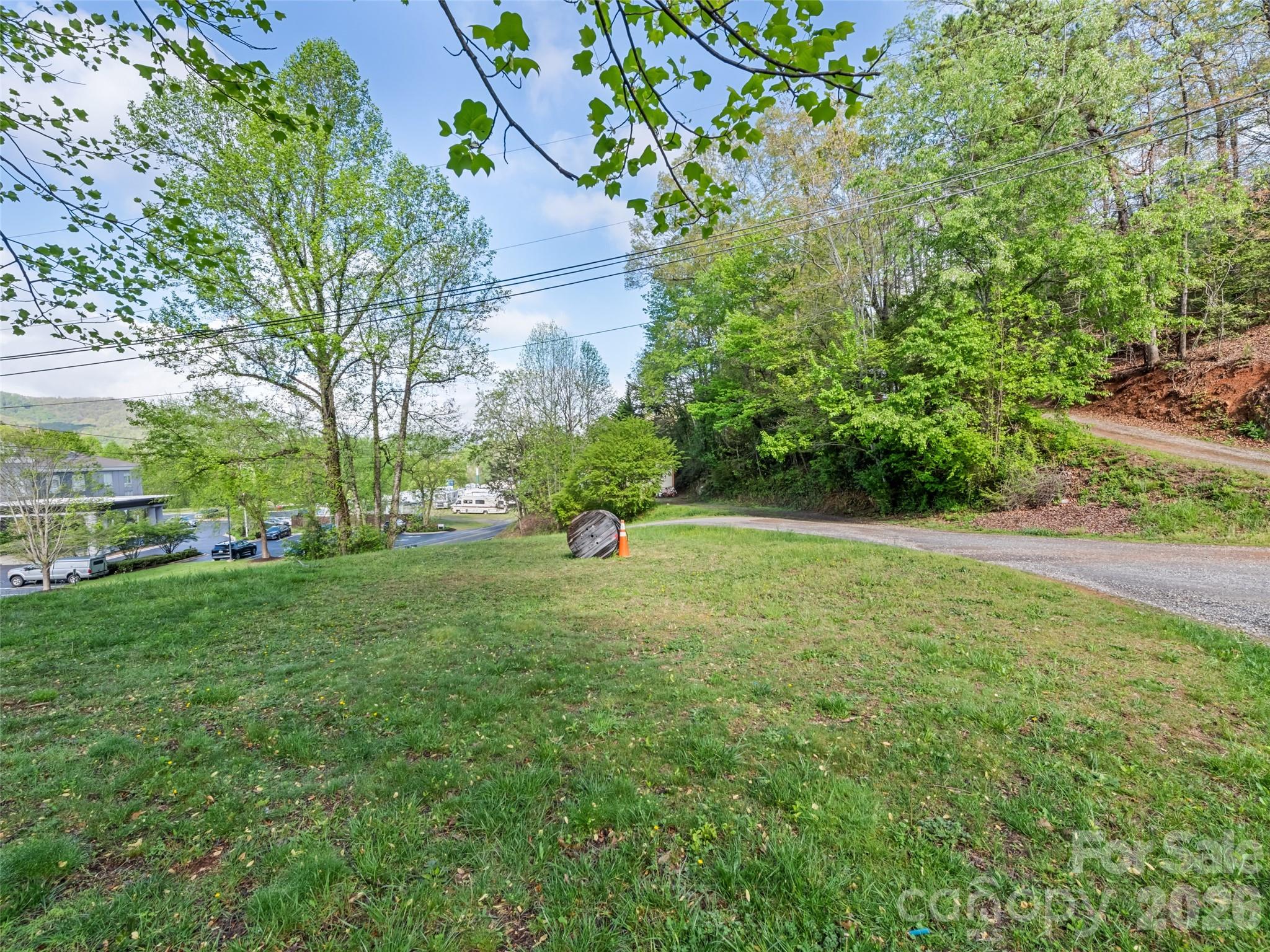 main property photo 16