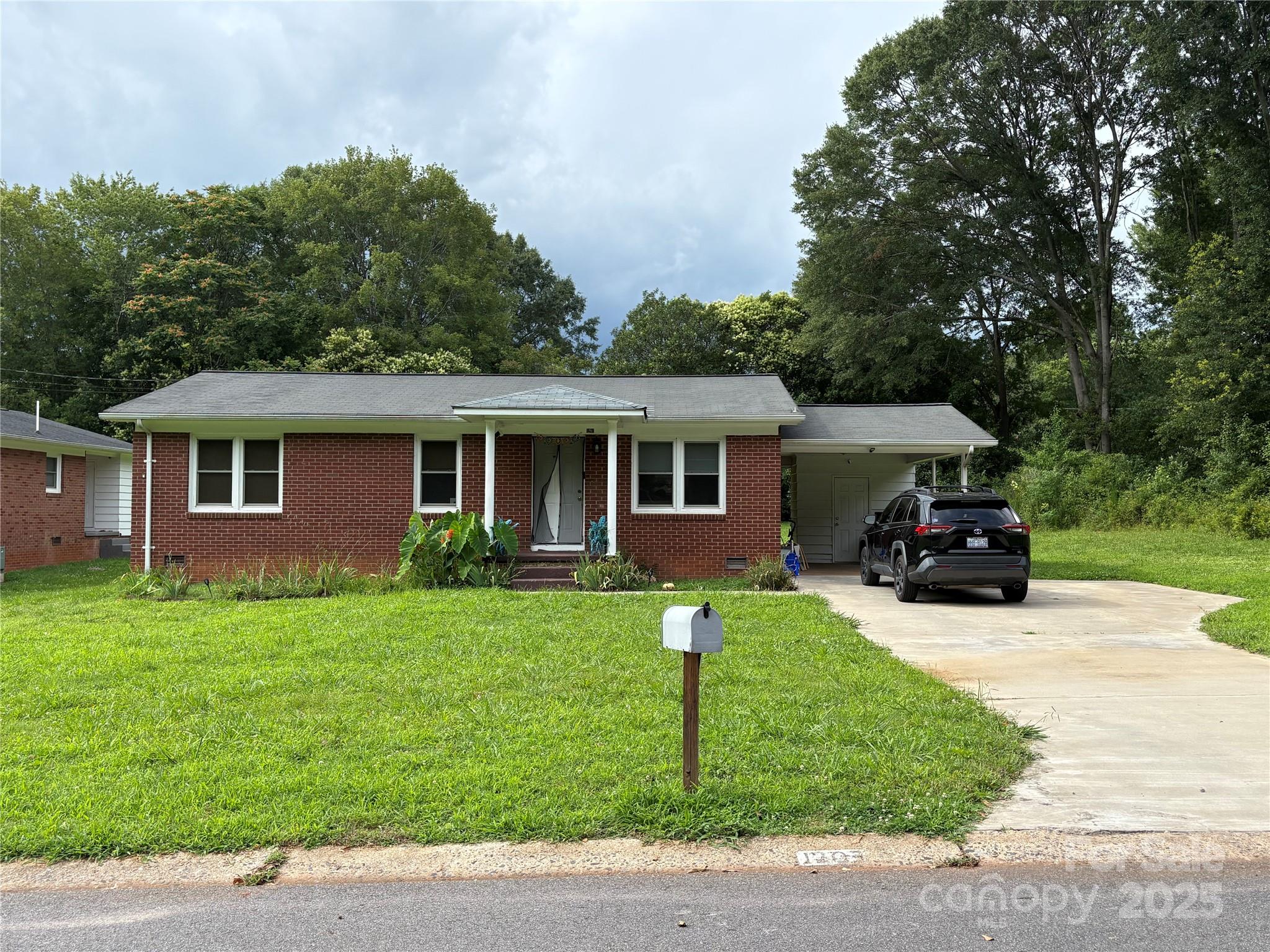 main property photo 5