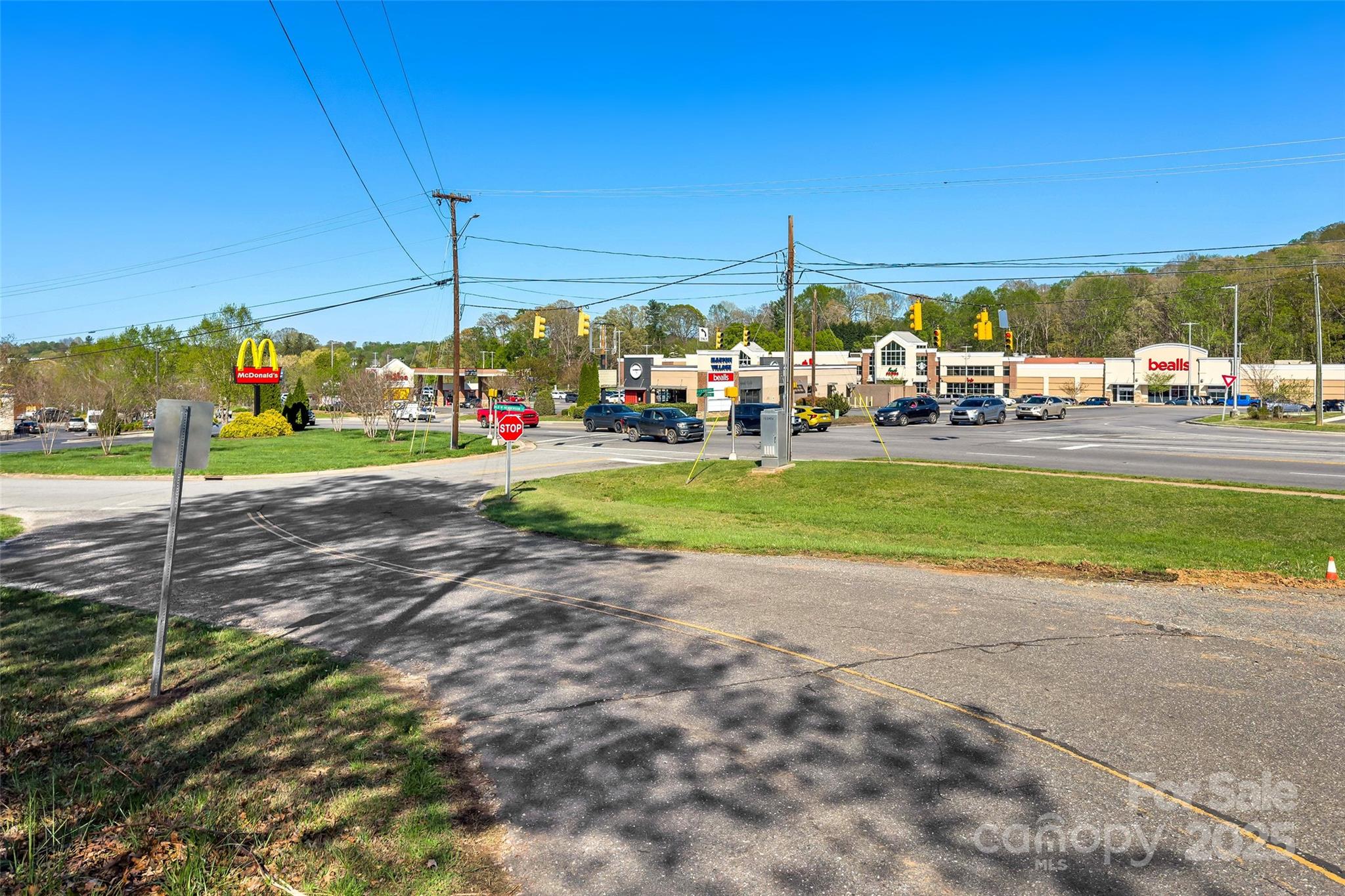 main property photo 11