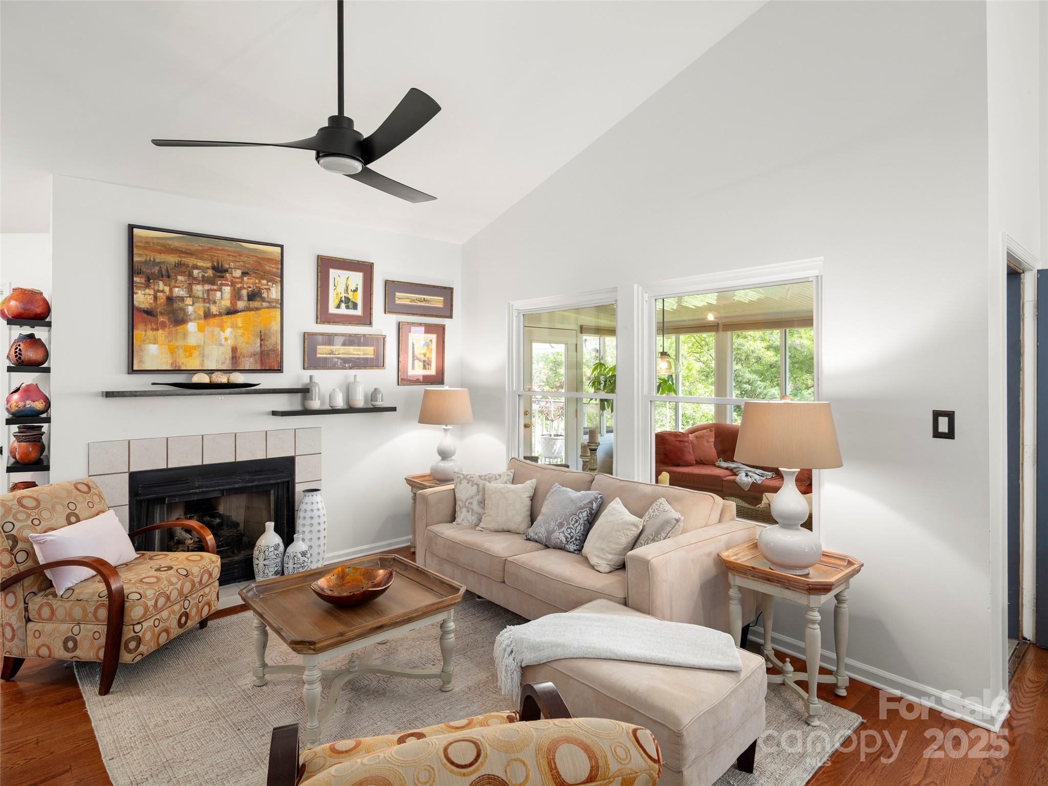 property viewer photo 5