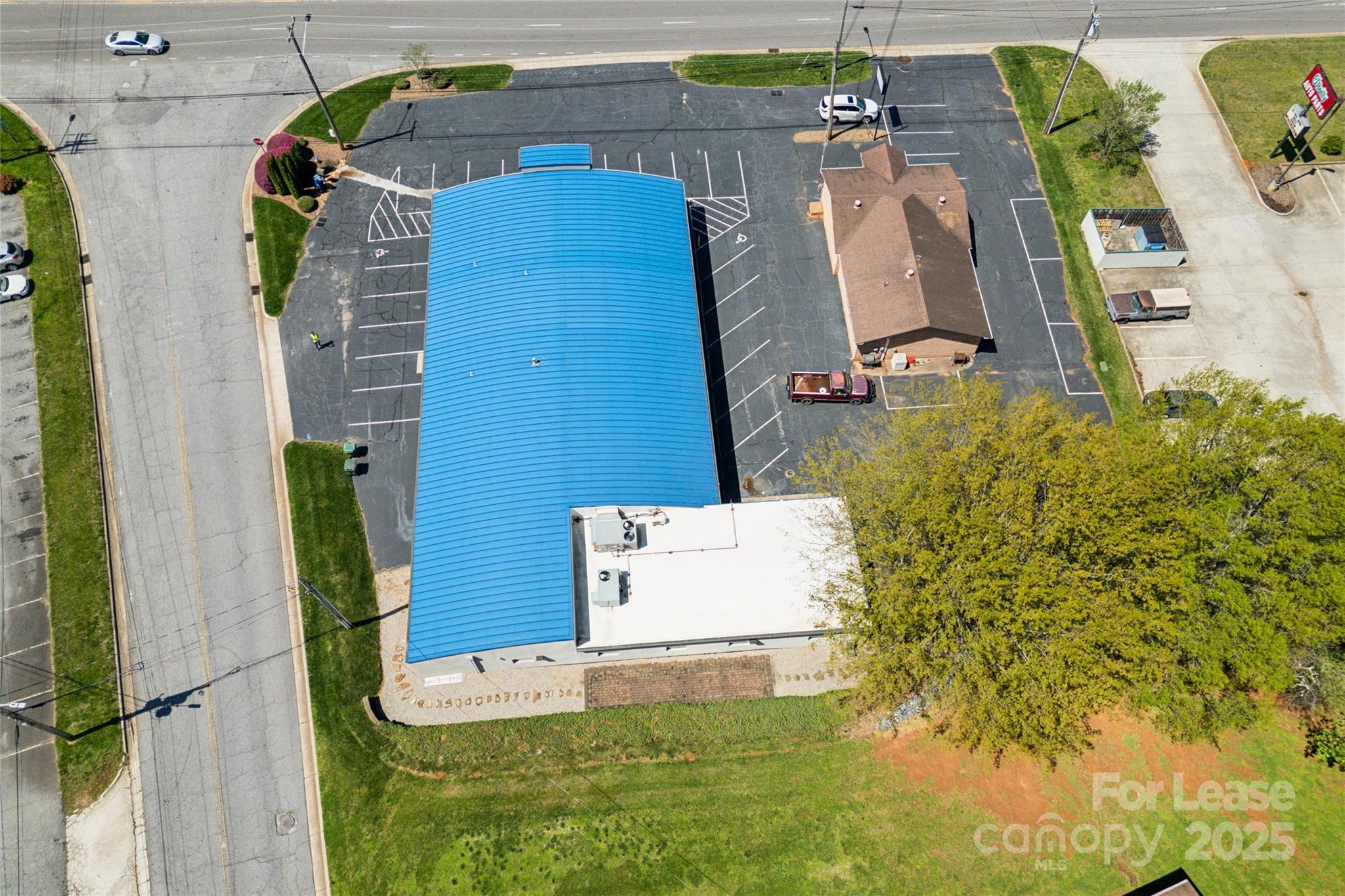 main property photo 27