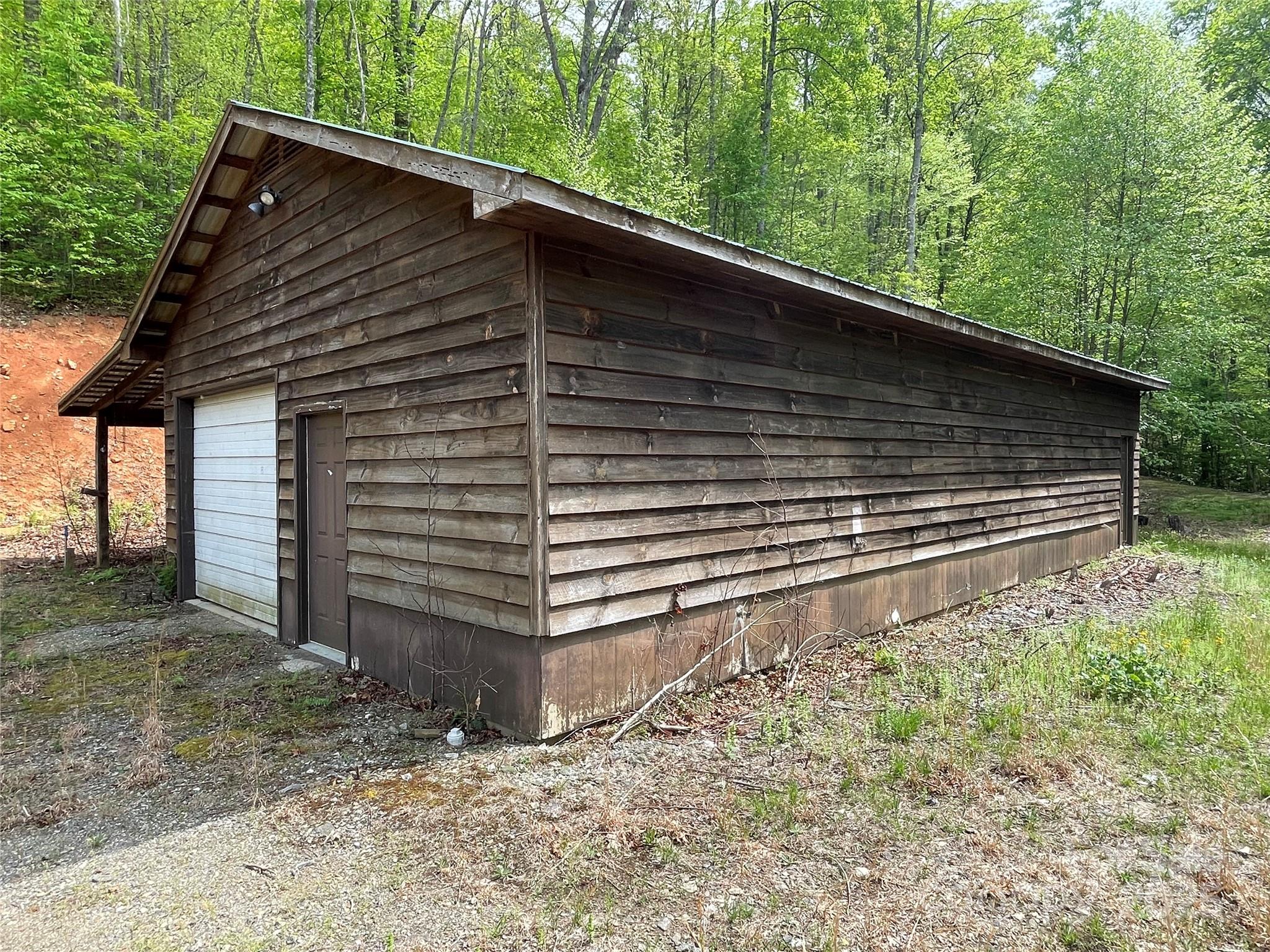main property photo 31
