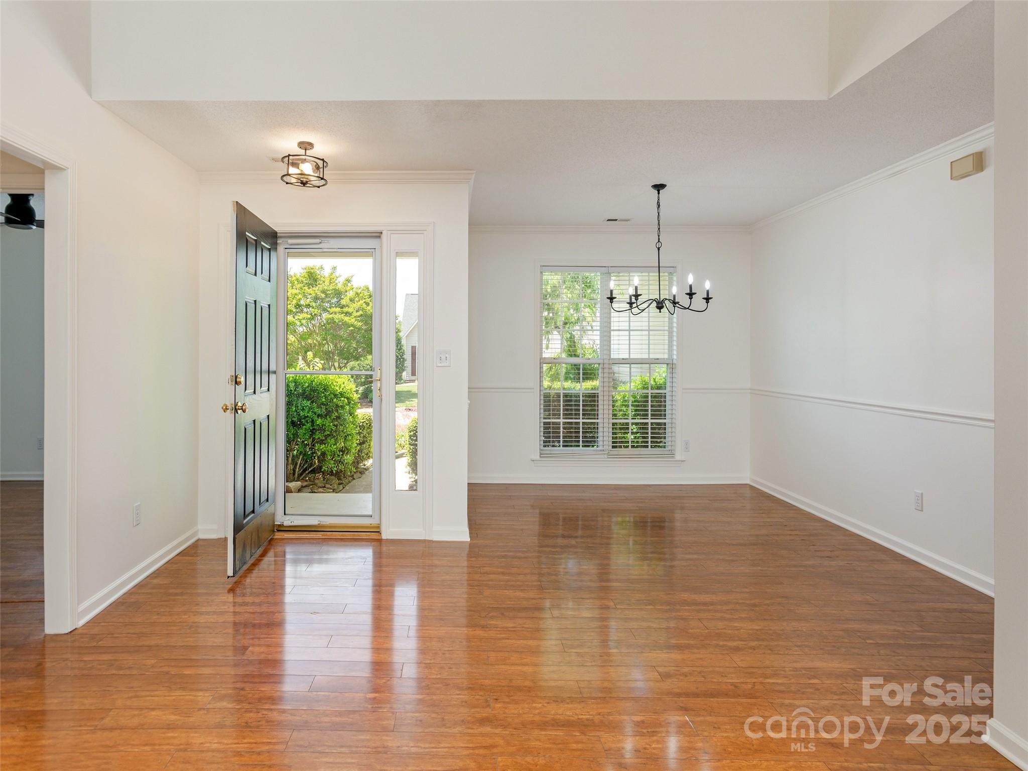 property viewer photo 3