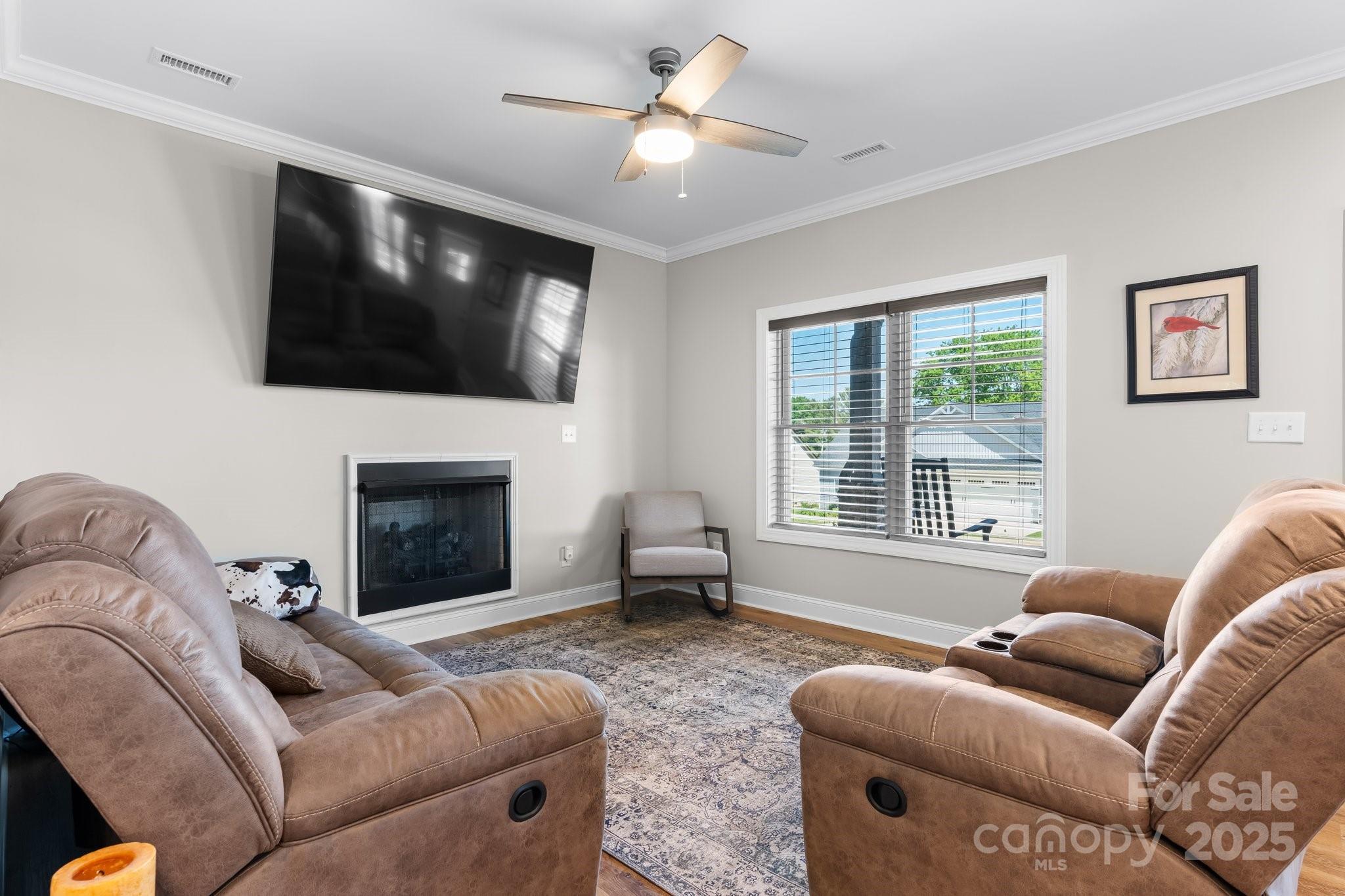 property viewer photo 5