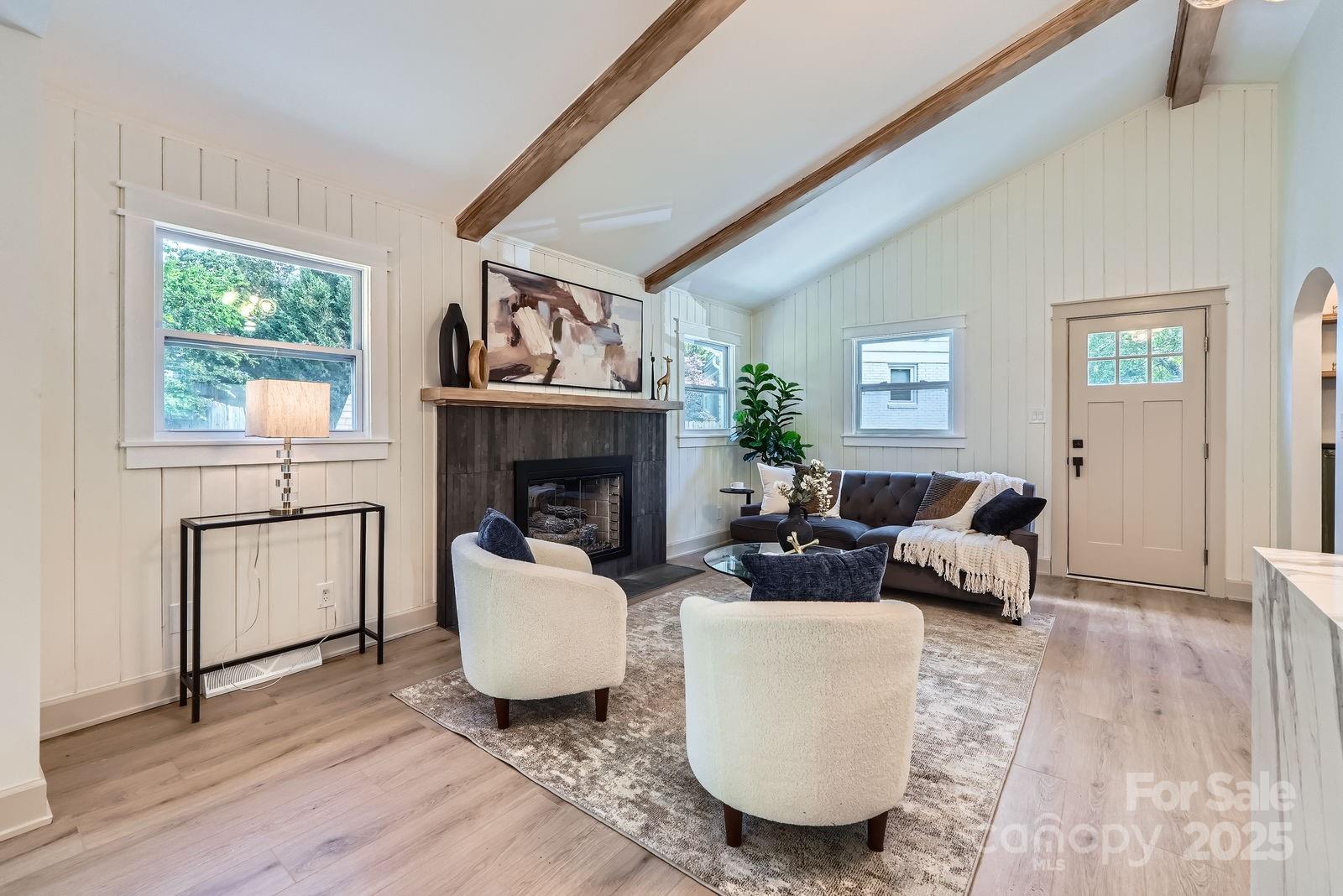 property viewer photo 3