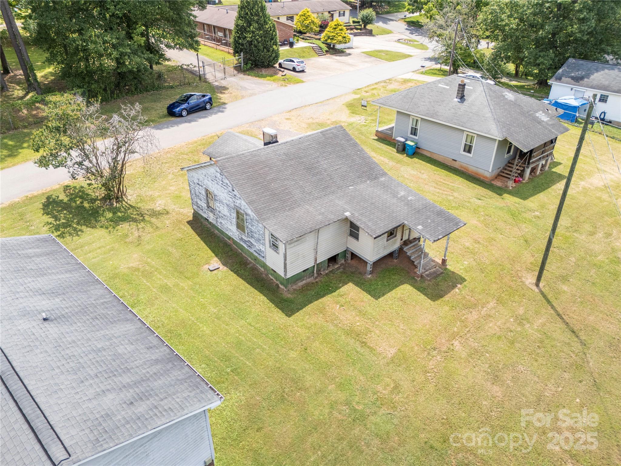 main property photo 16