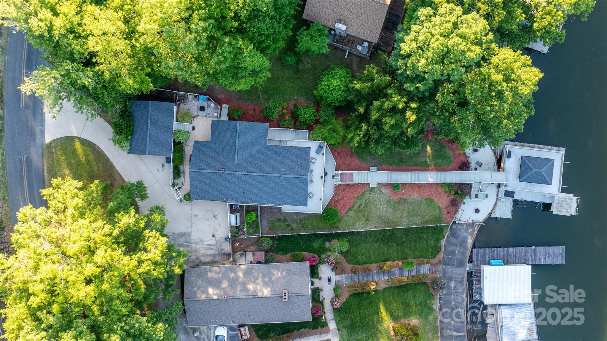 main property photo 13