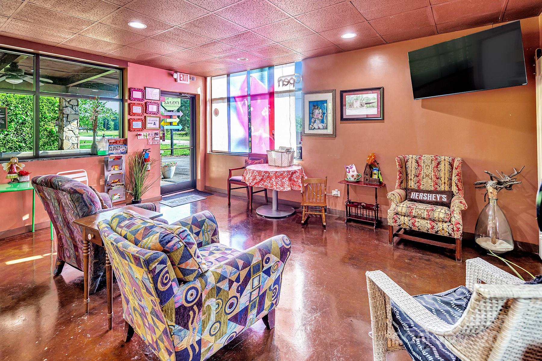 main property photo 25