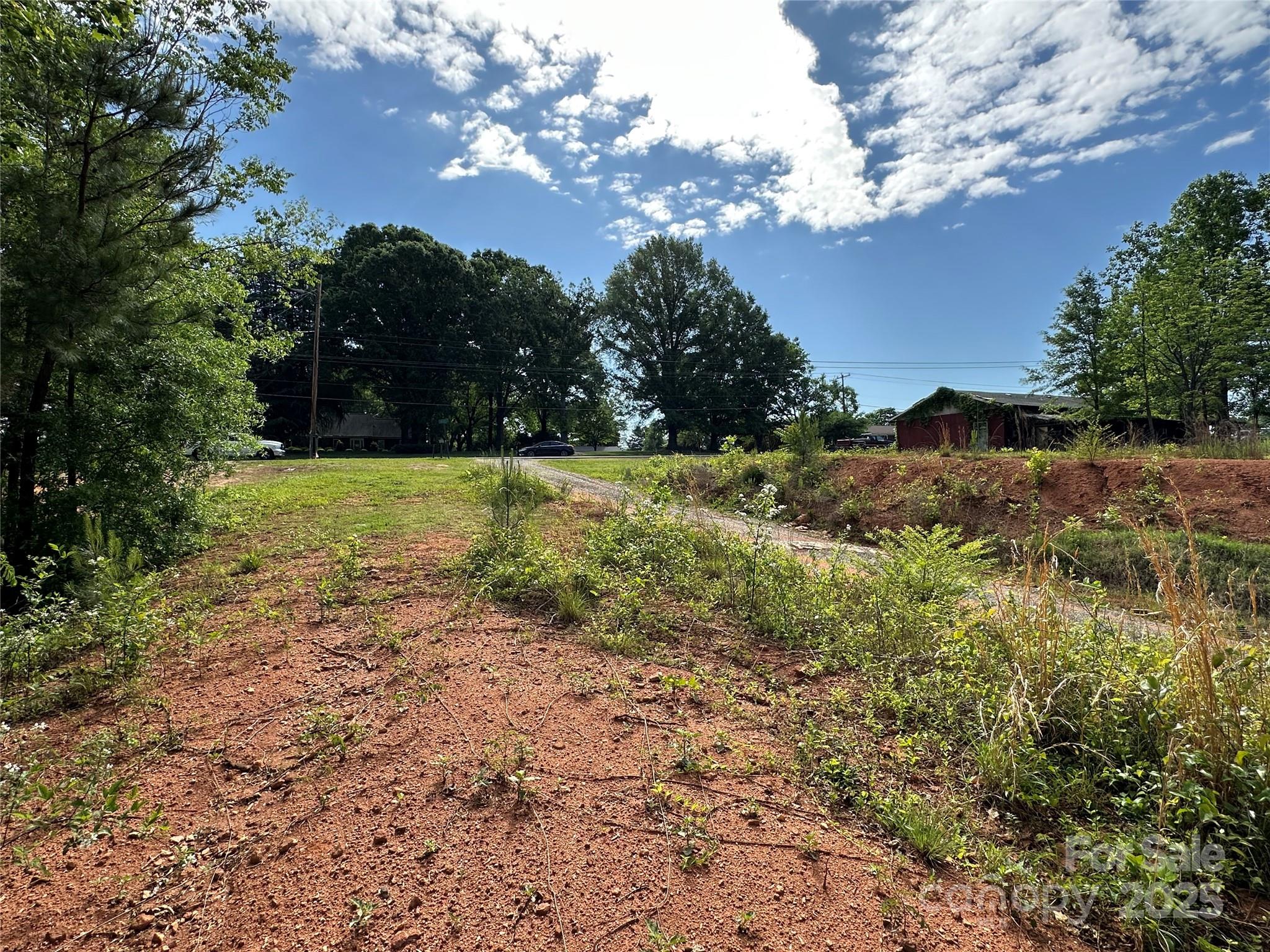 main property photo 11