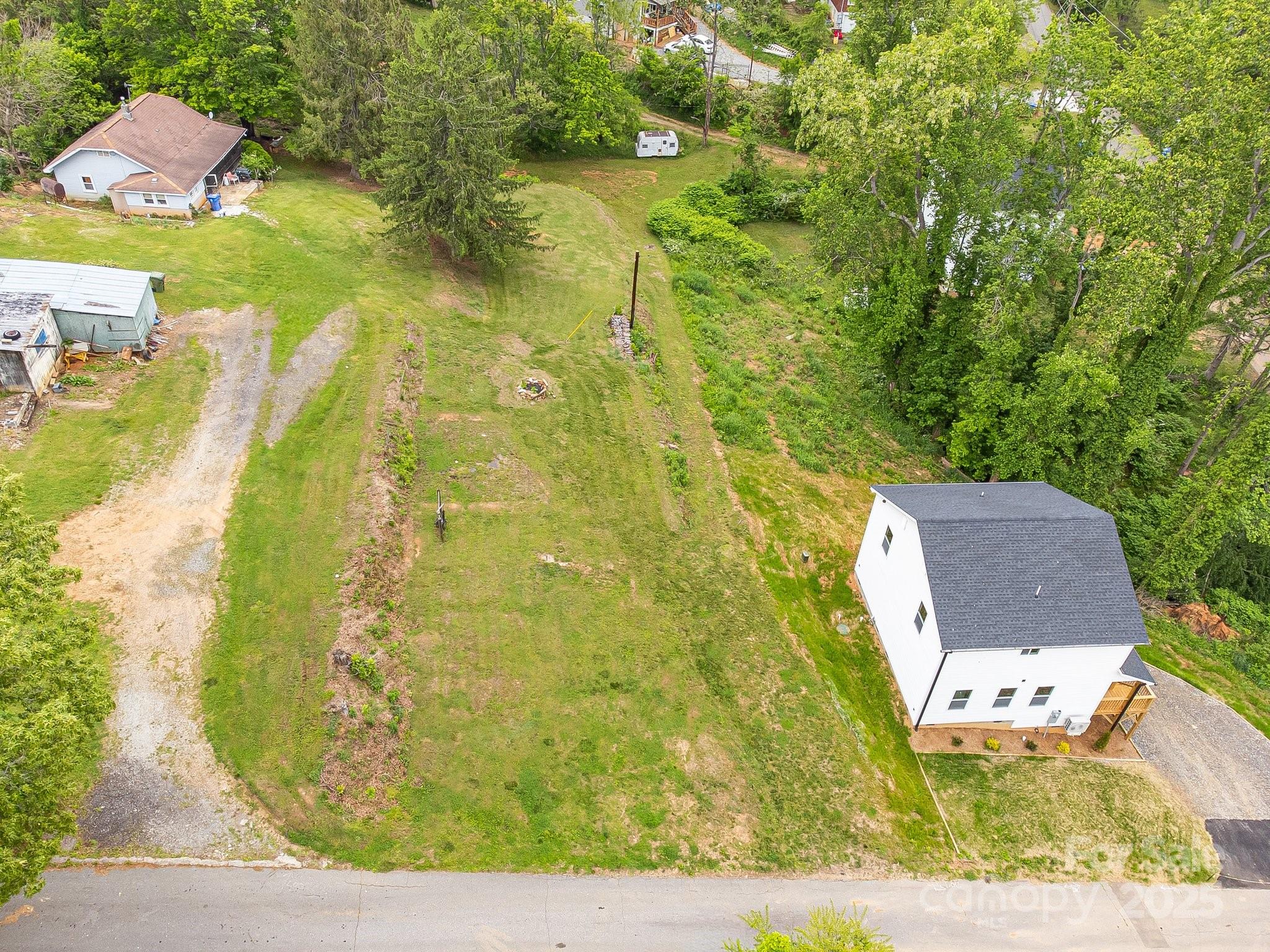 main property photo 9