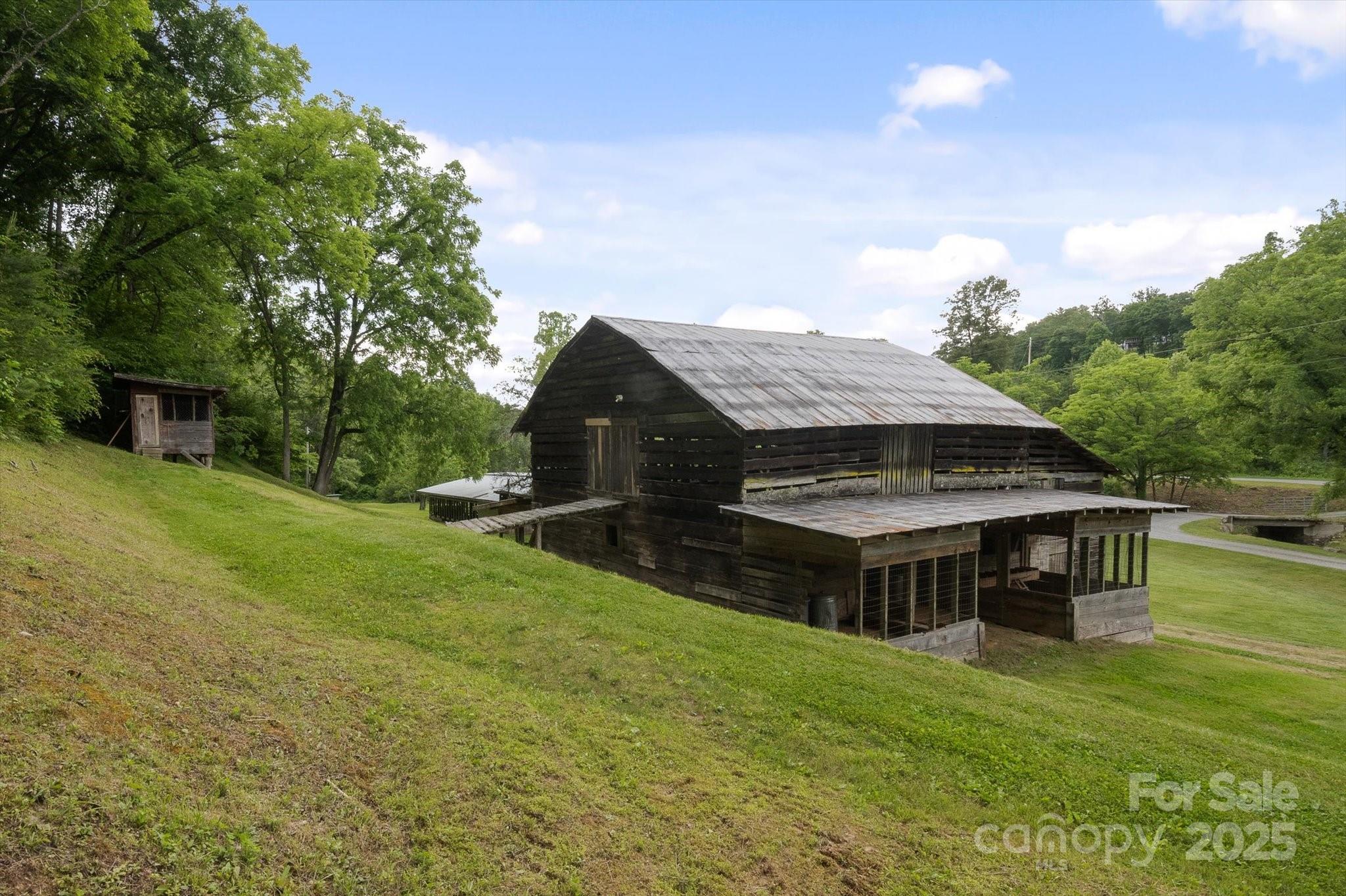 main property photo 33