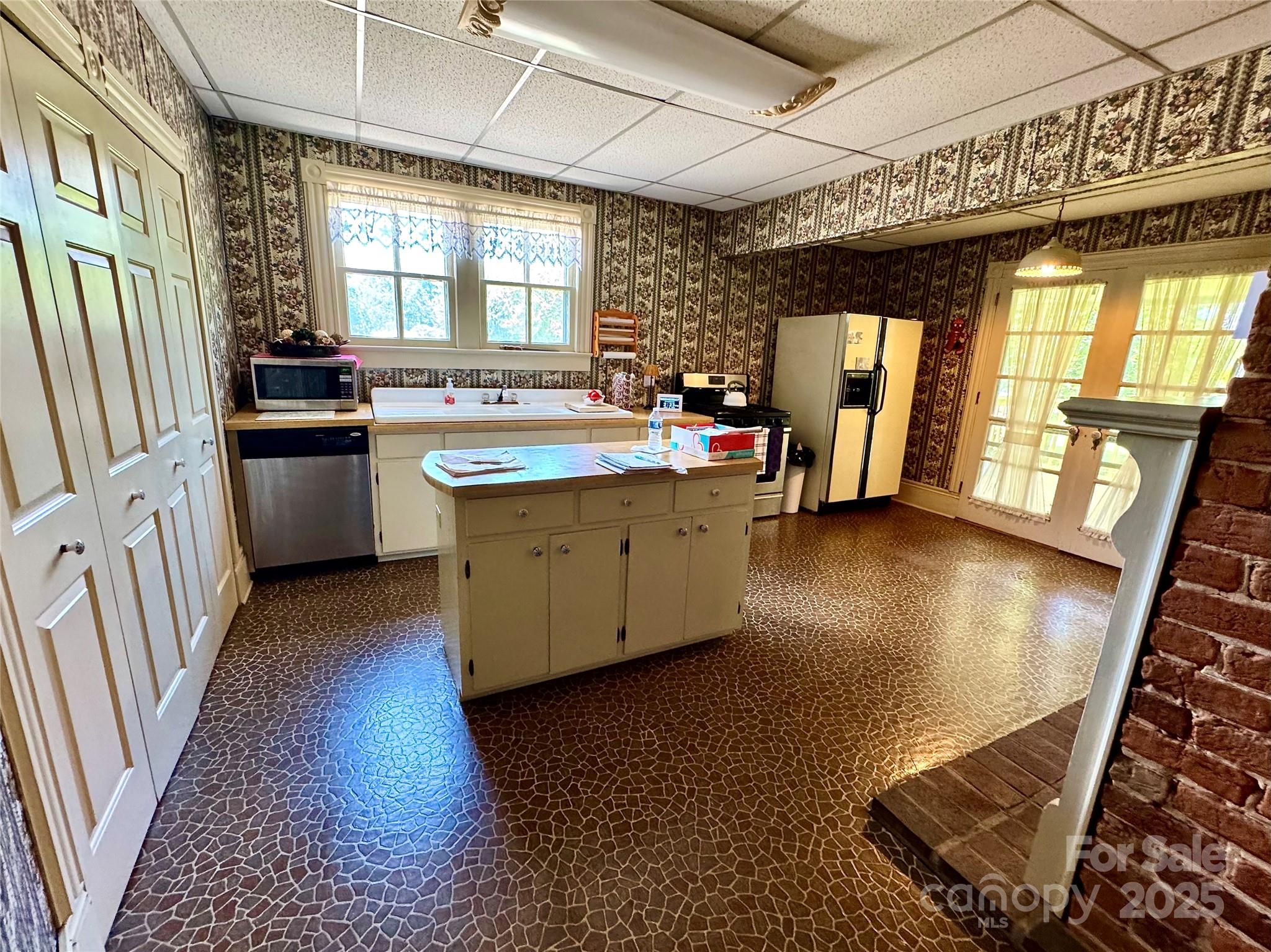 main property photo 21