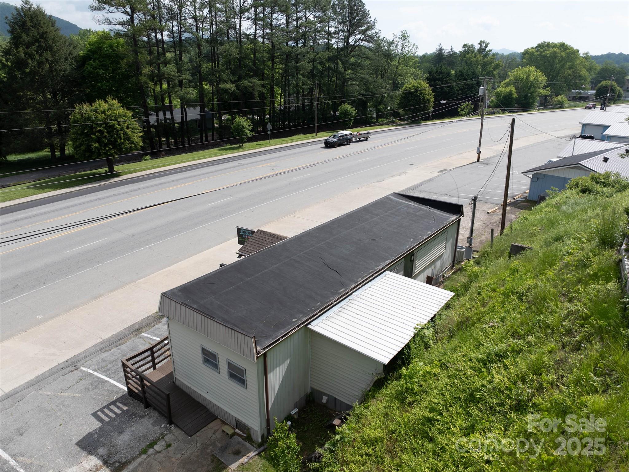 main property photo 7