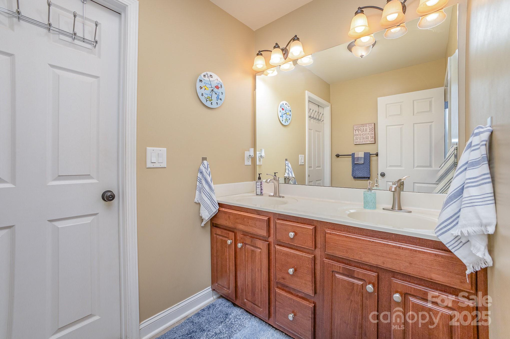 property viewer photo 28