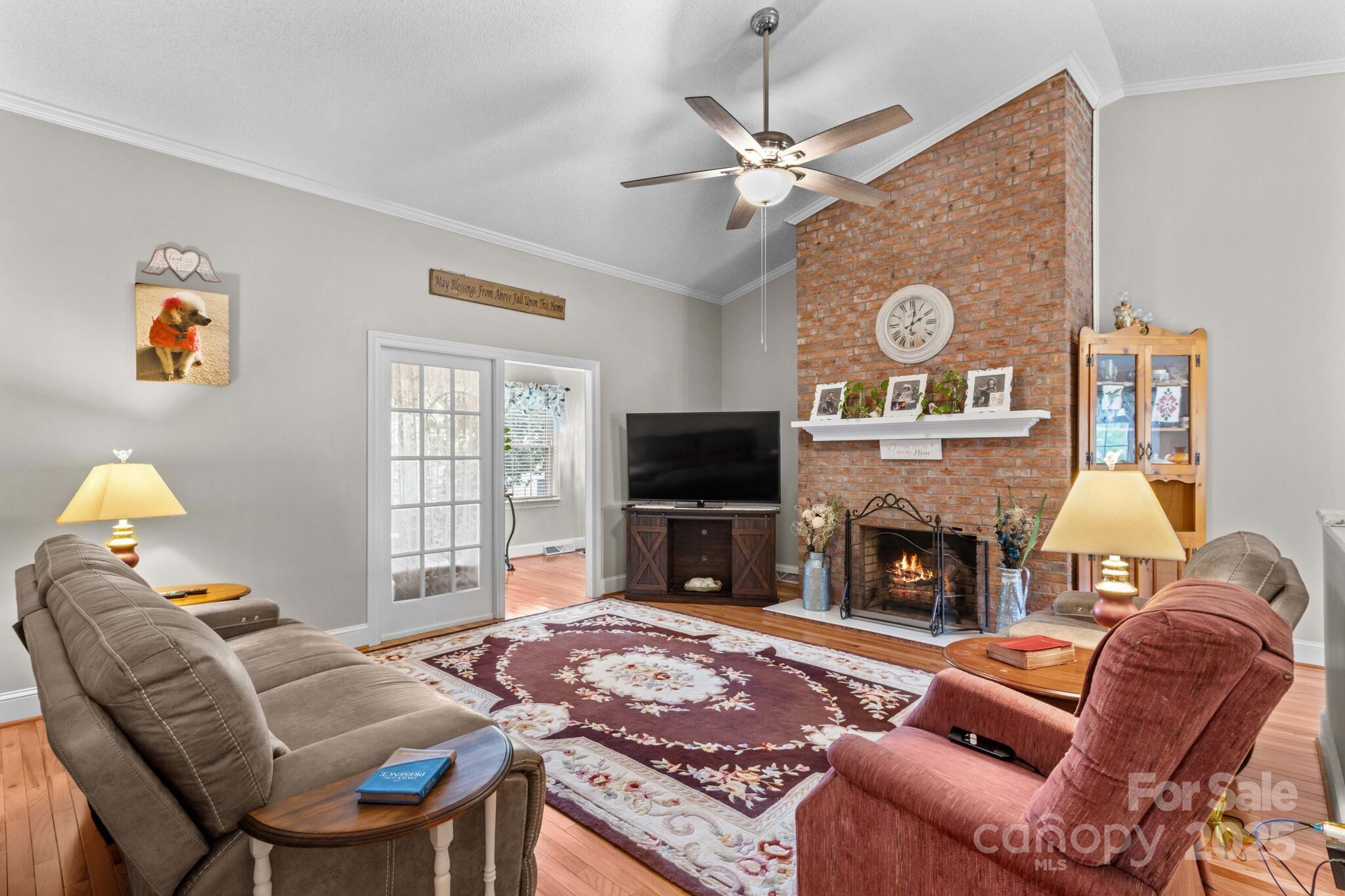 main property photo 7