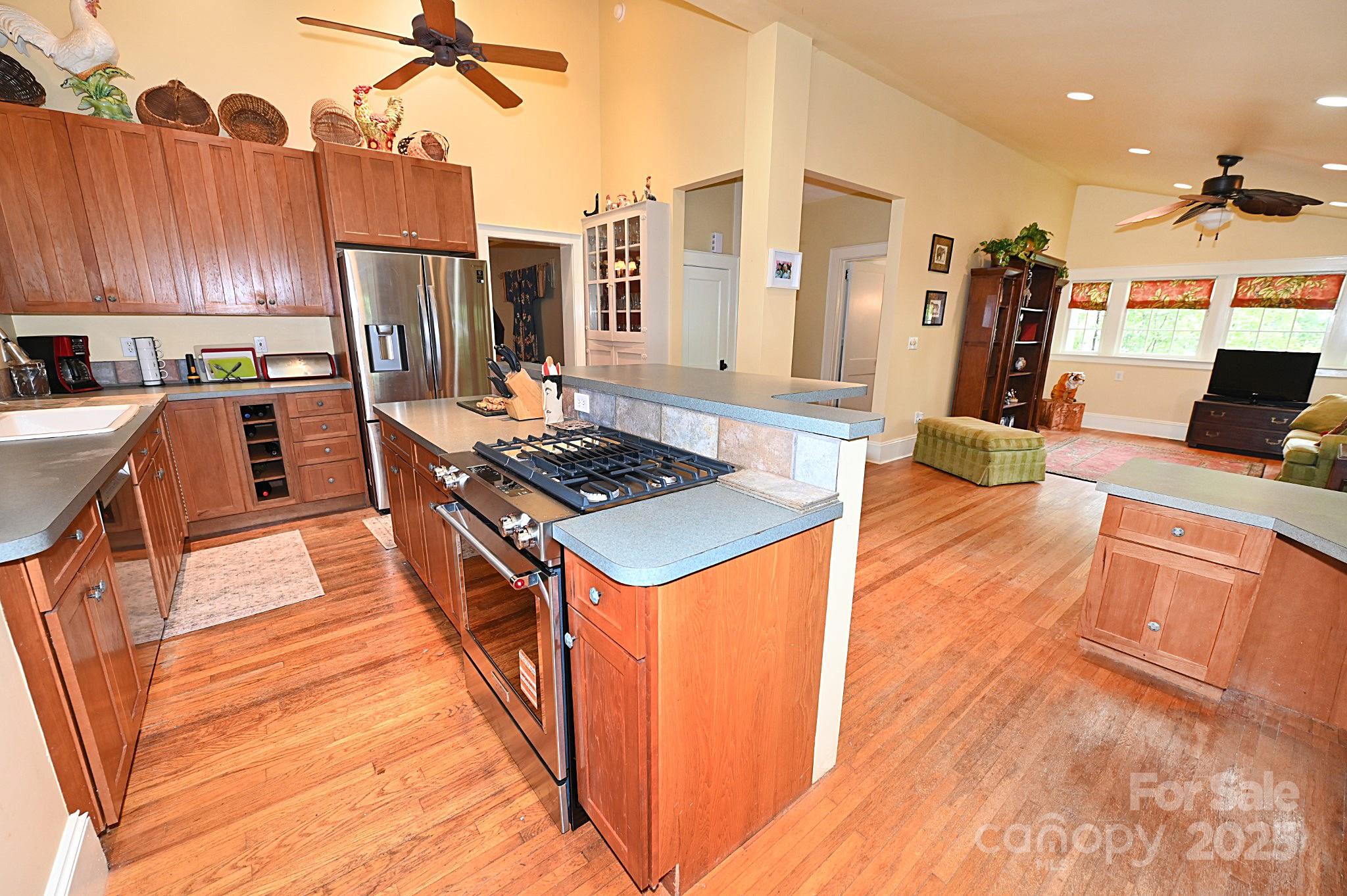 property viewer photo 12
