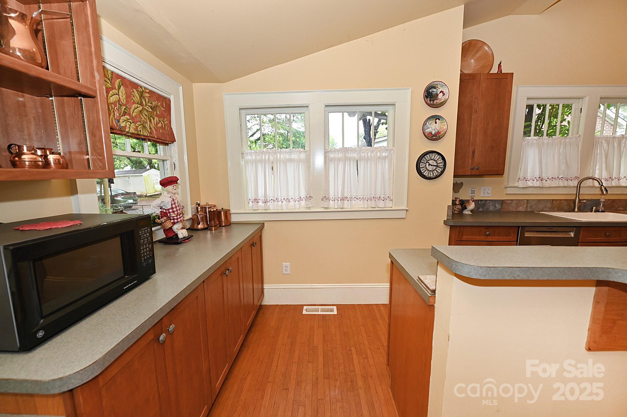 property viewer photo 15