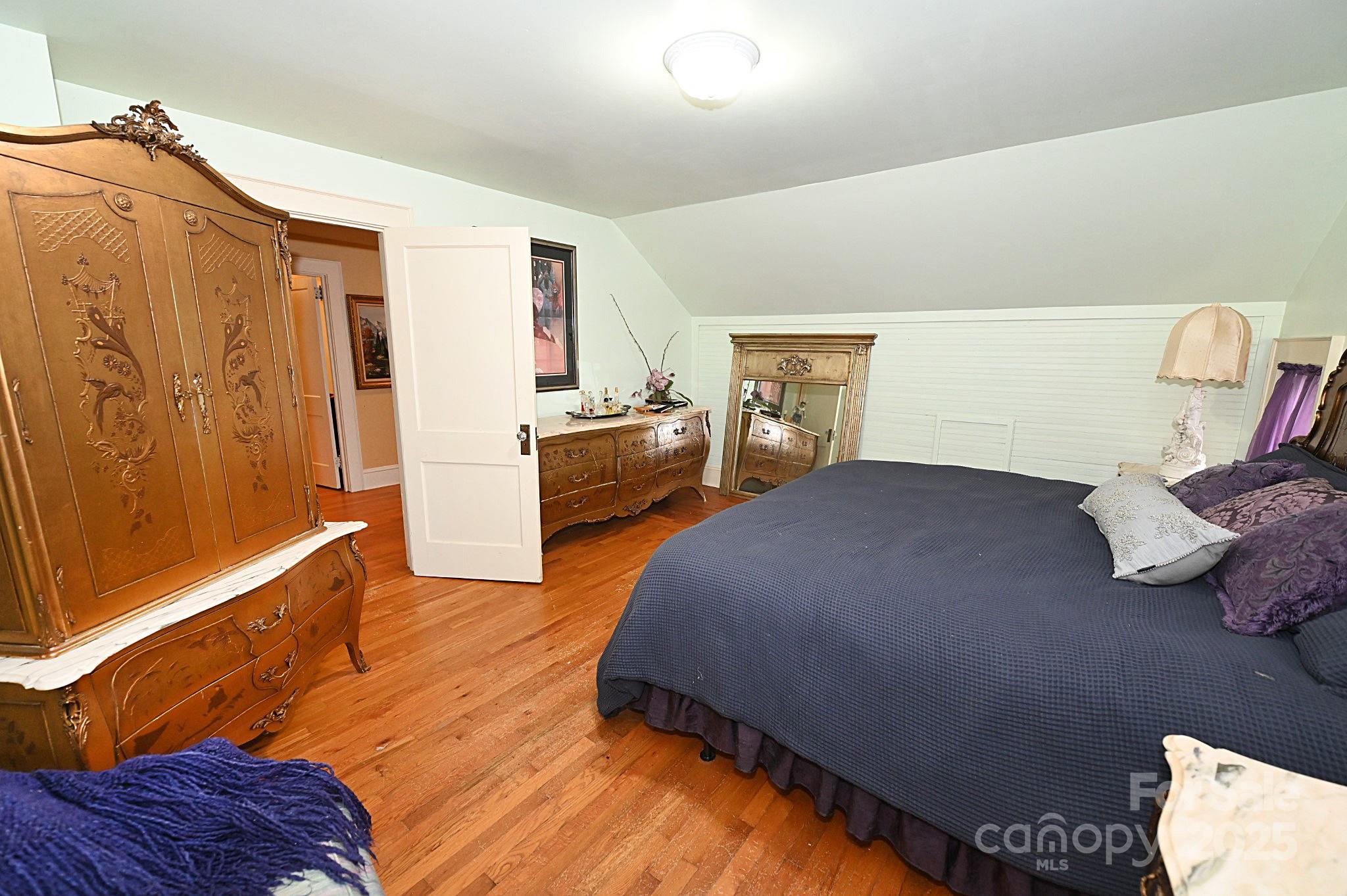 property viewer photo 33