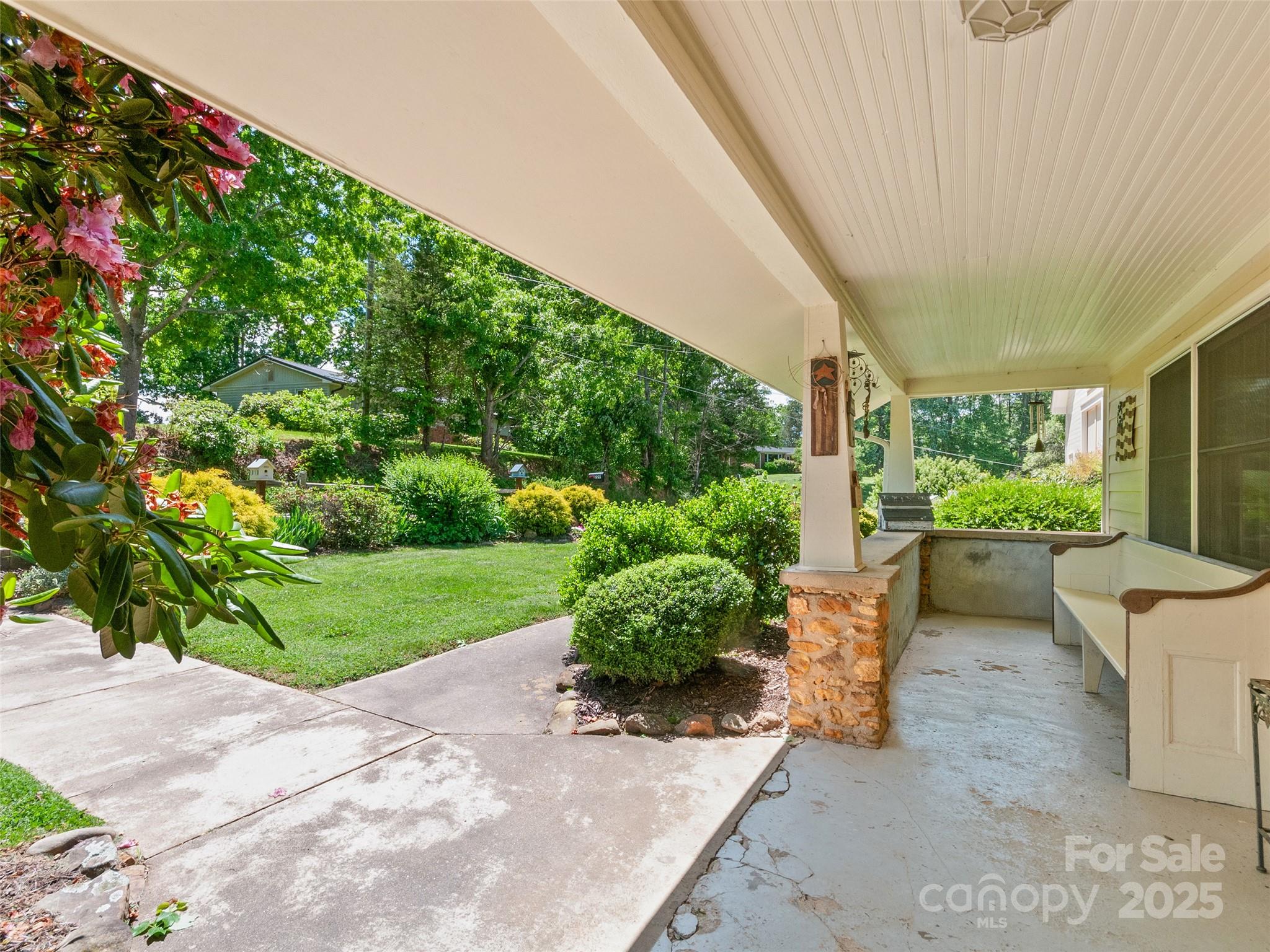 main property photo 4